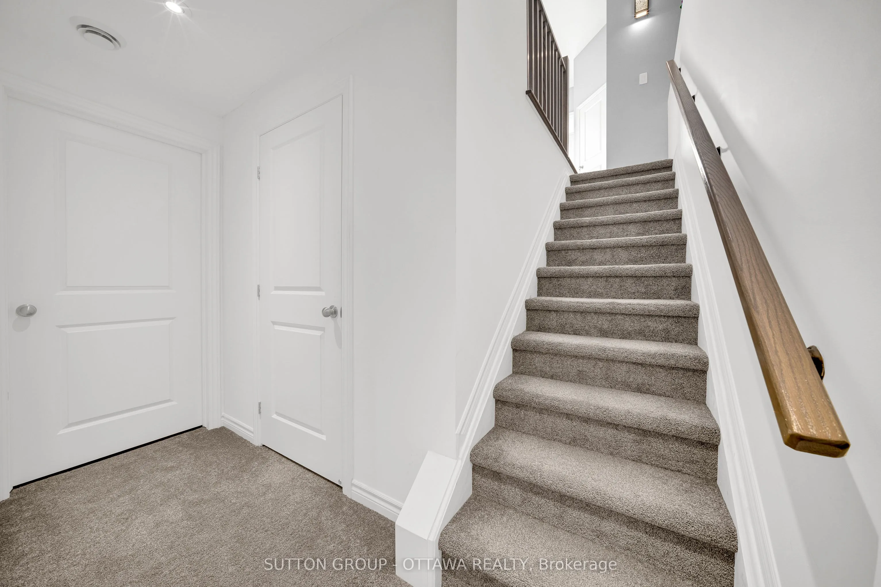 776 Carnelian Crescent