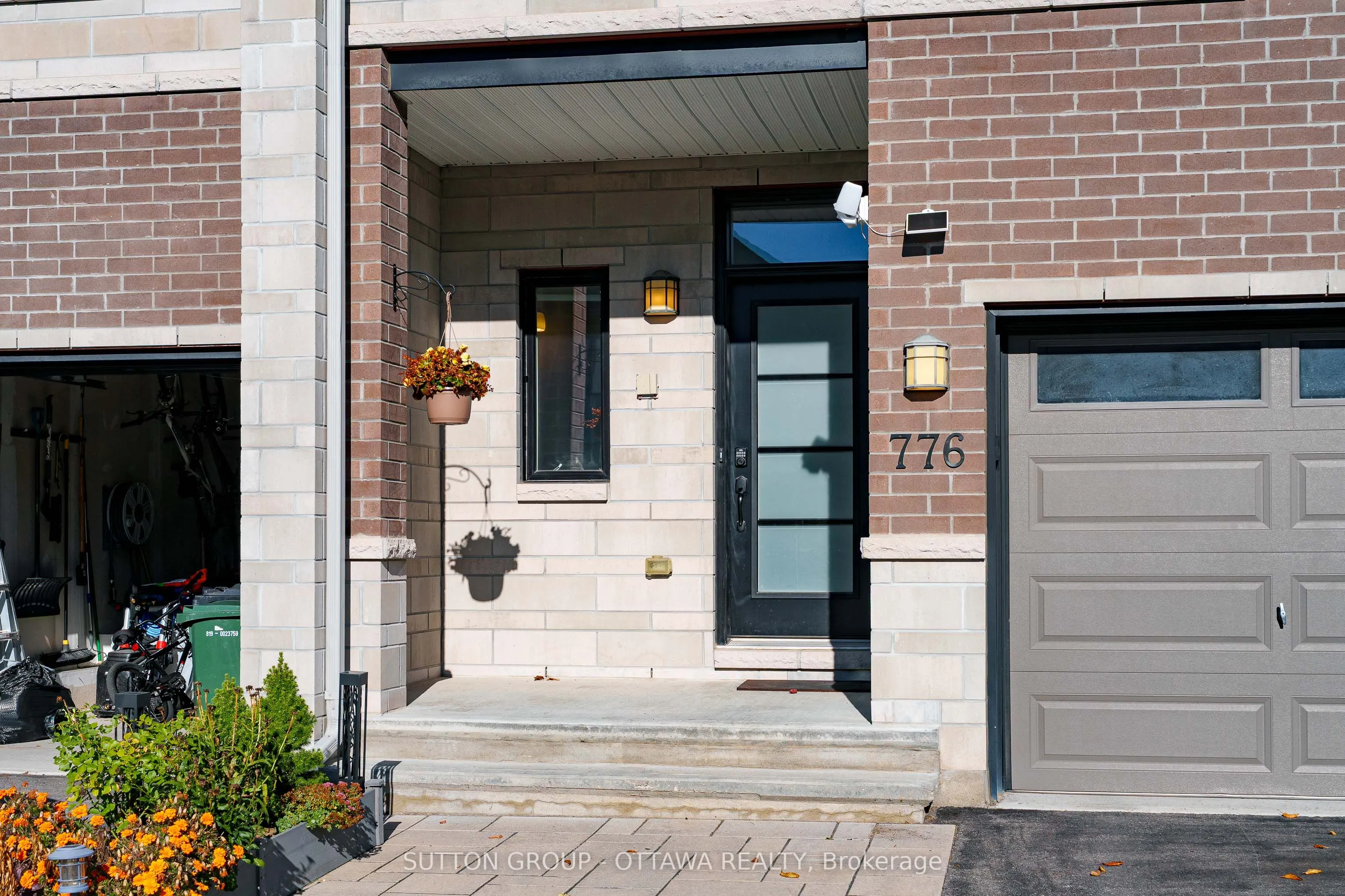 776 Carnelian Crescent