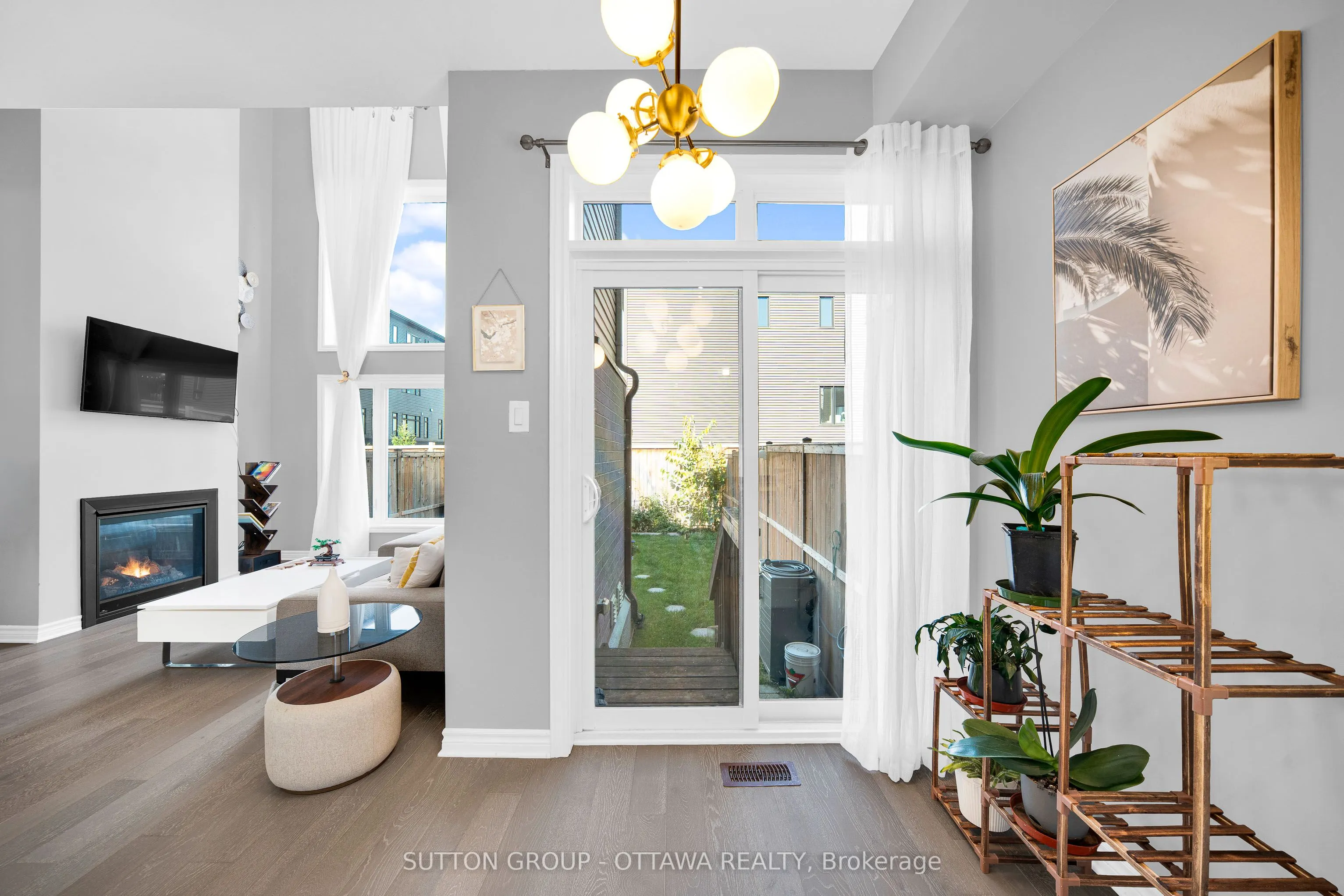 776 Carnelian Crescent
