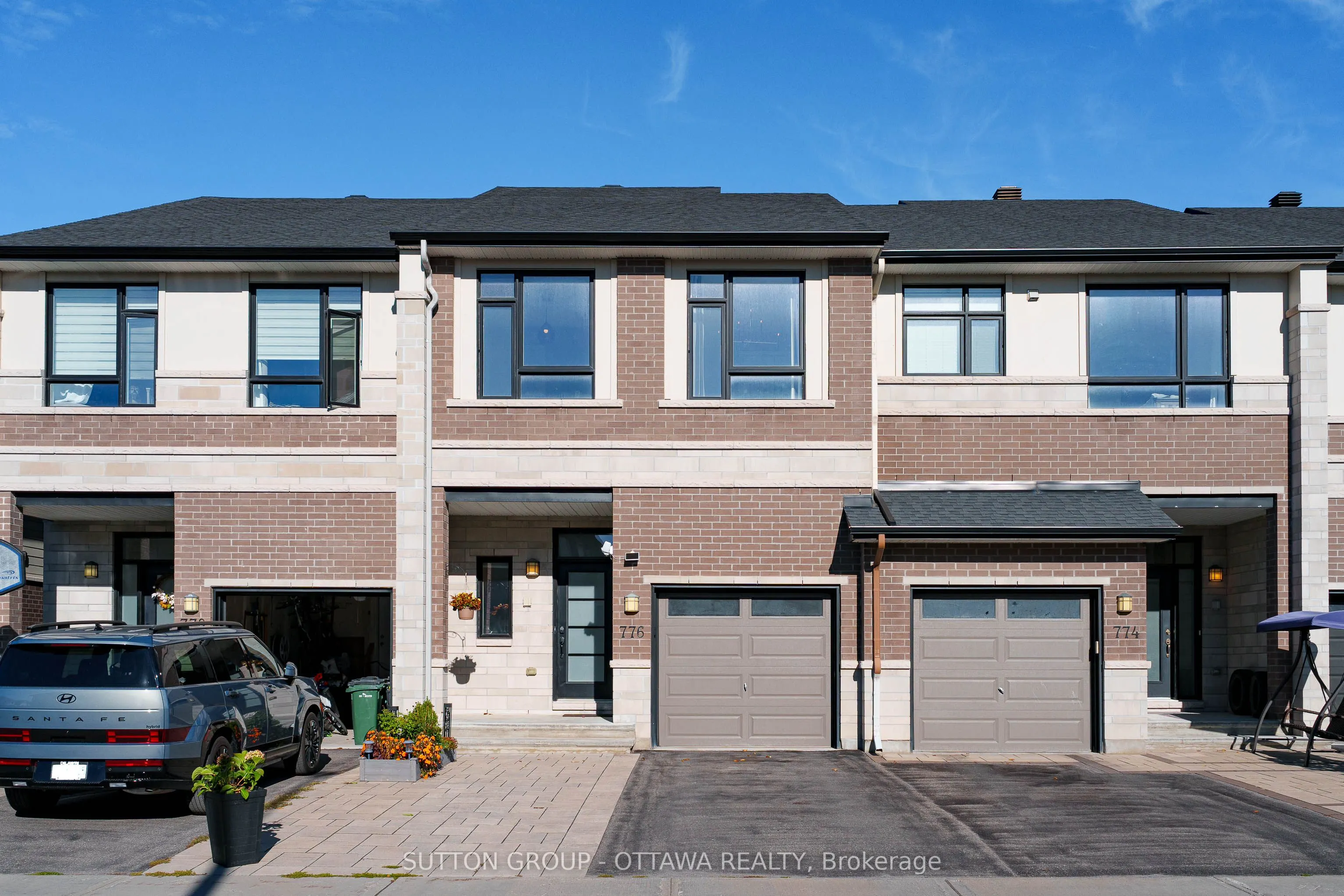 776 Carnelian Crescent