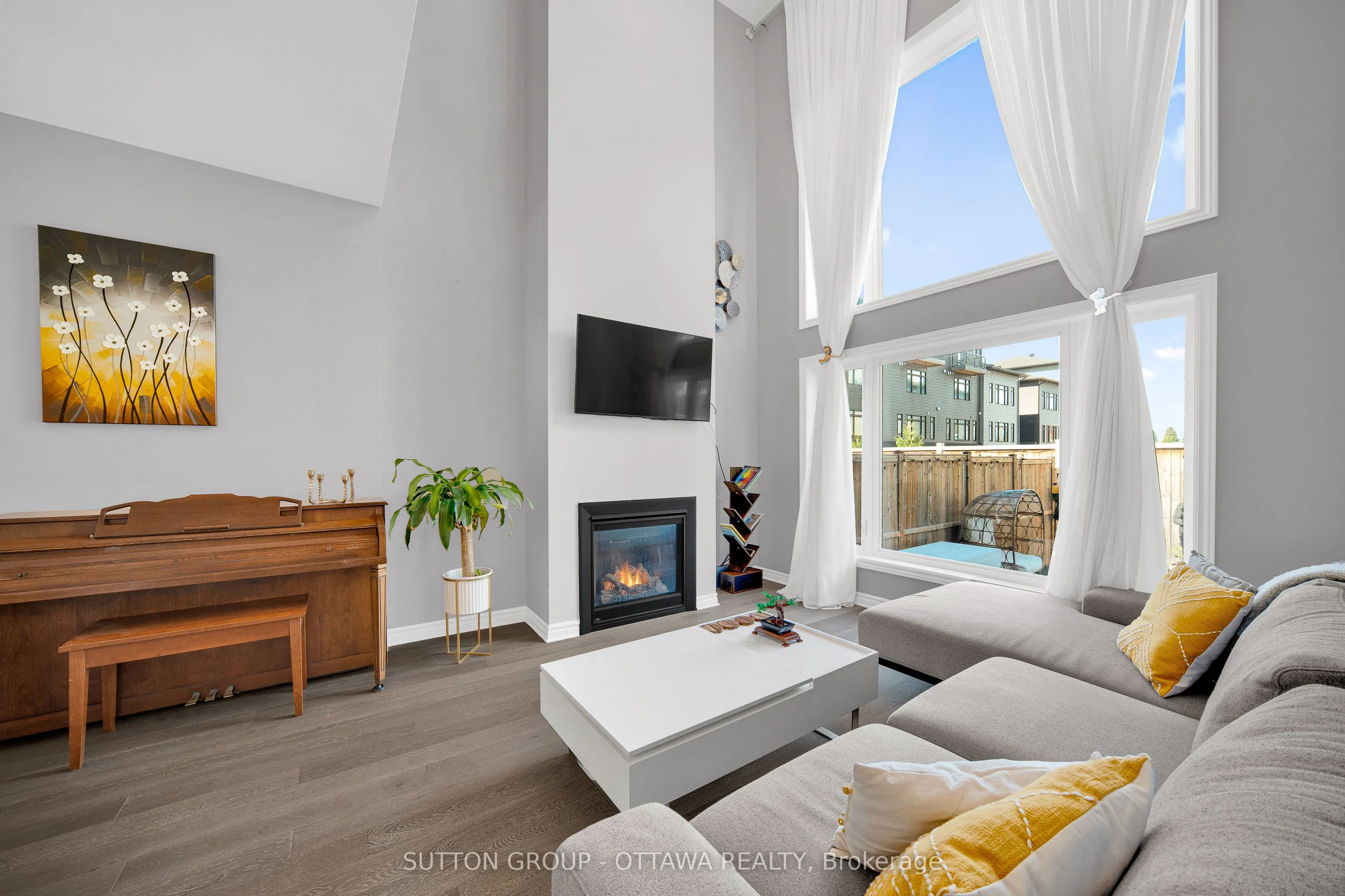 776 Carnelian Crescent