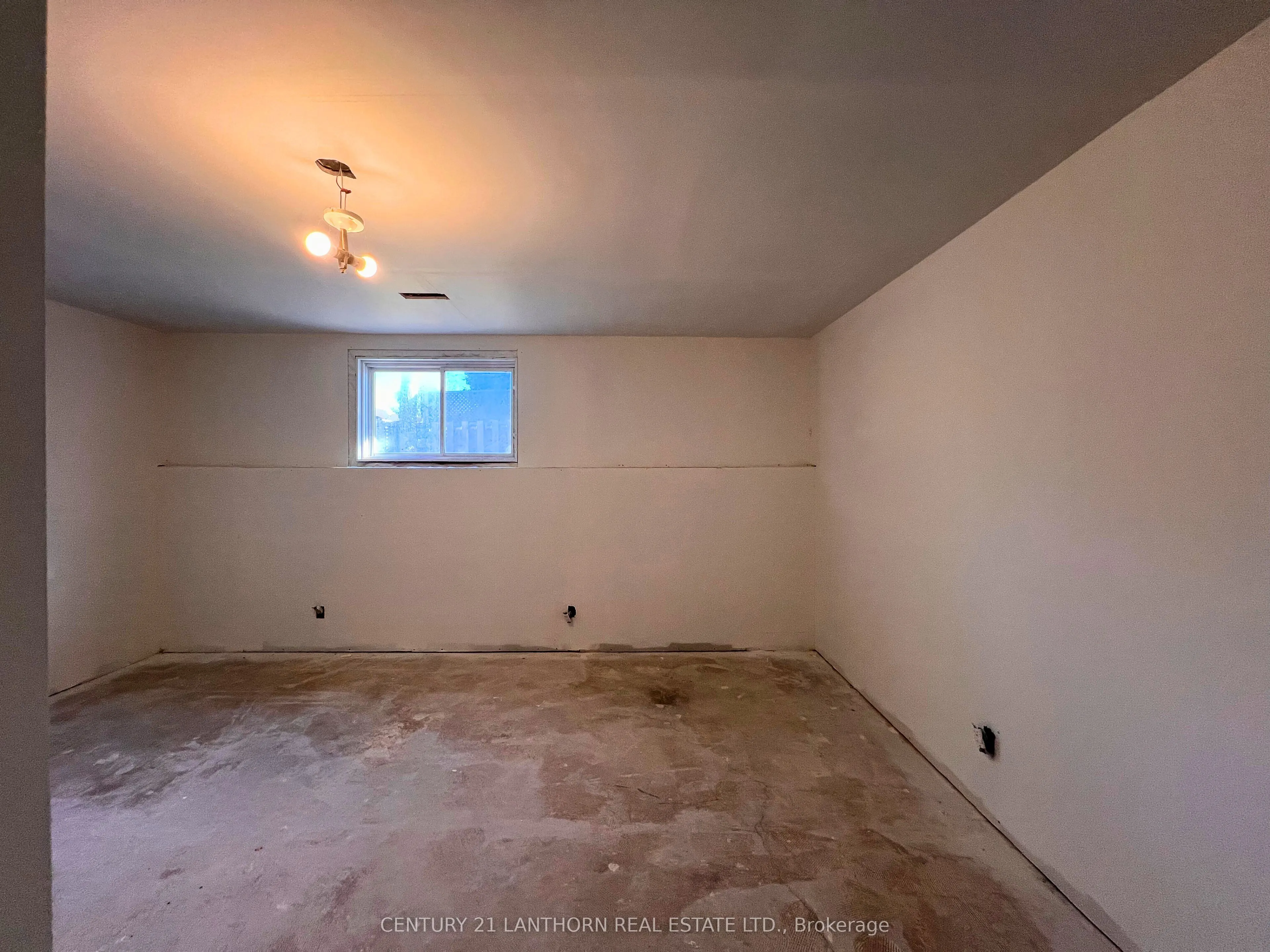 136 North Murray Street