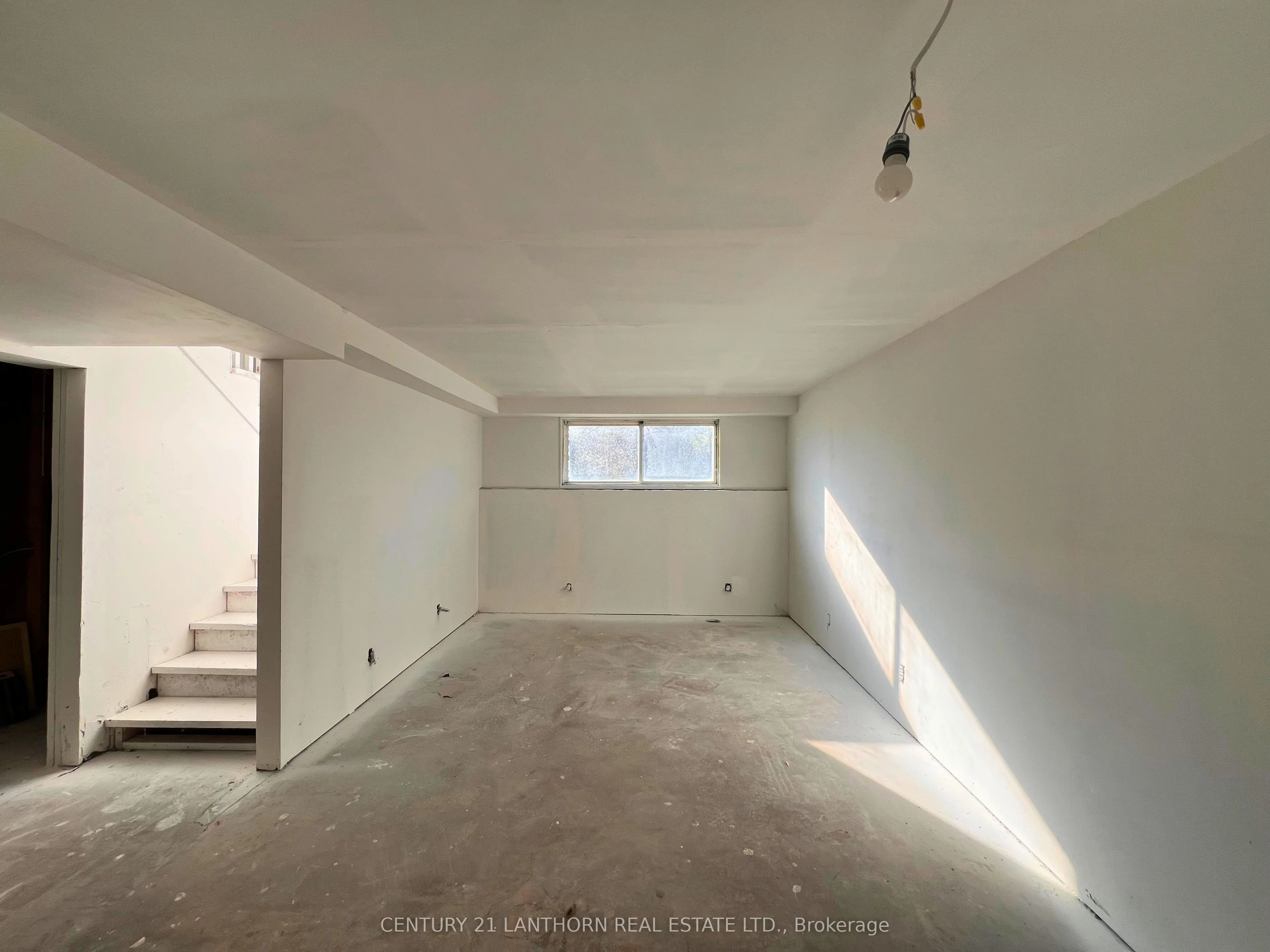 136 North Murray Street