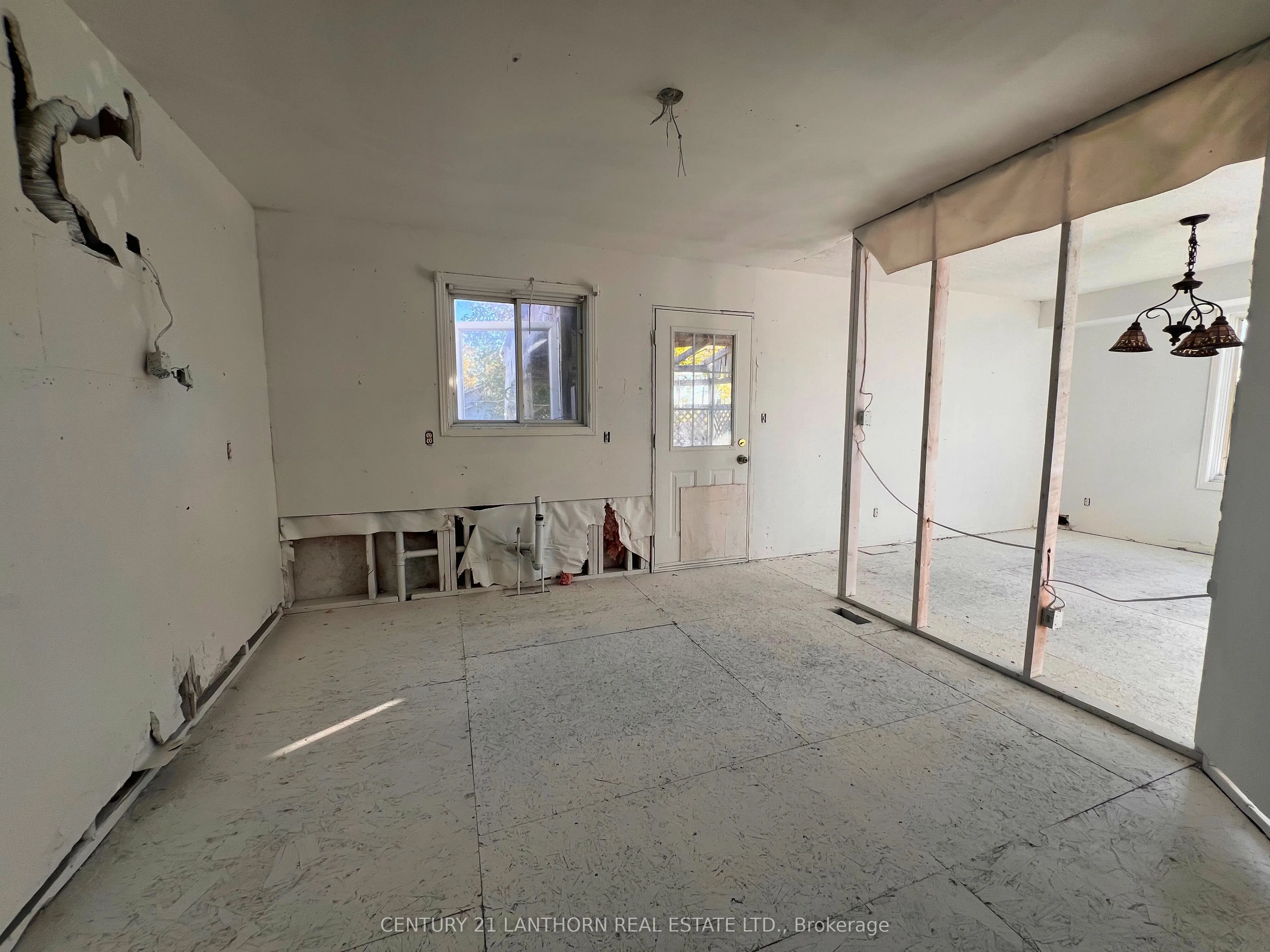 136 North Murray Street