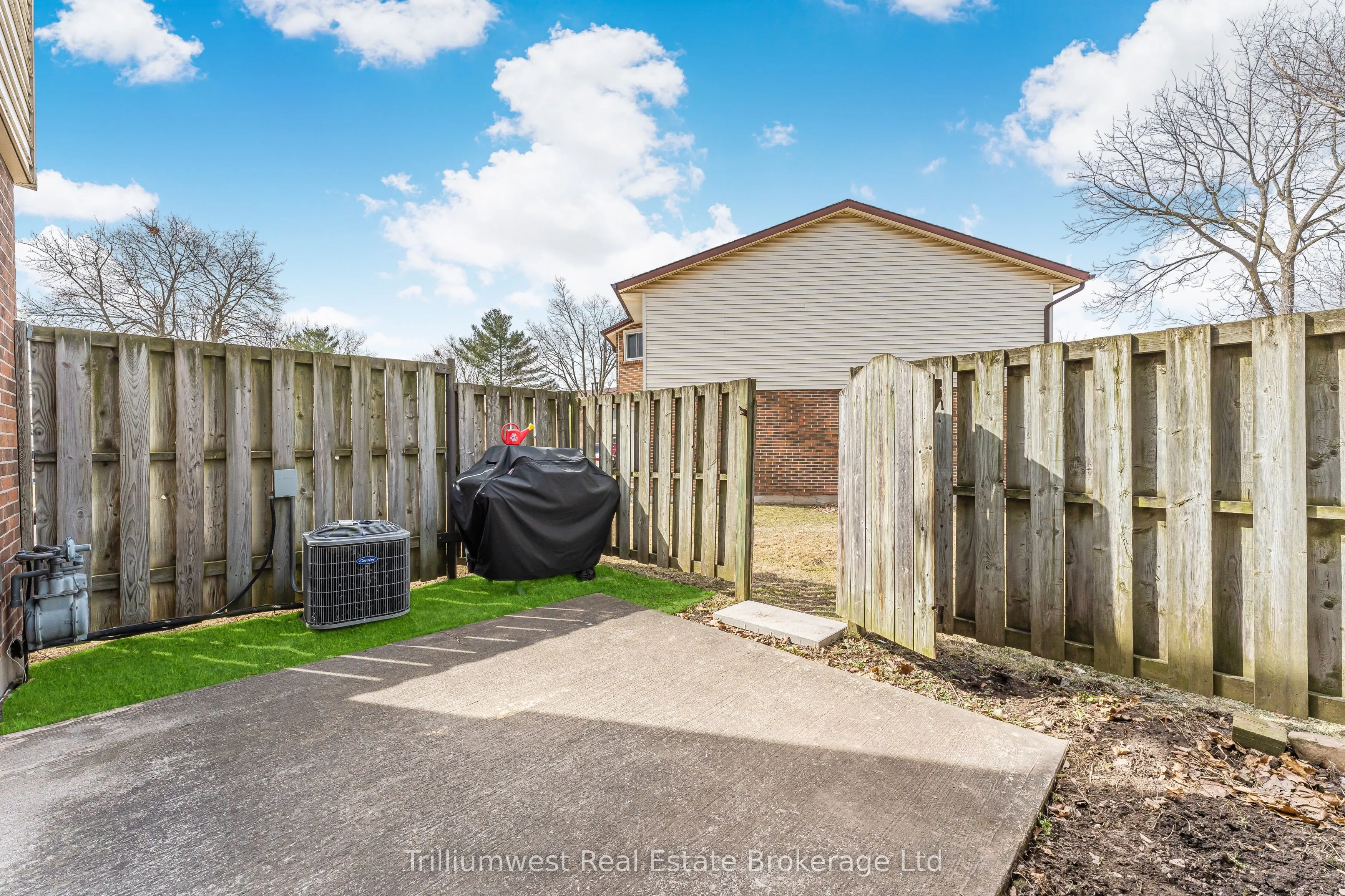 5982 Dunn Street, #8