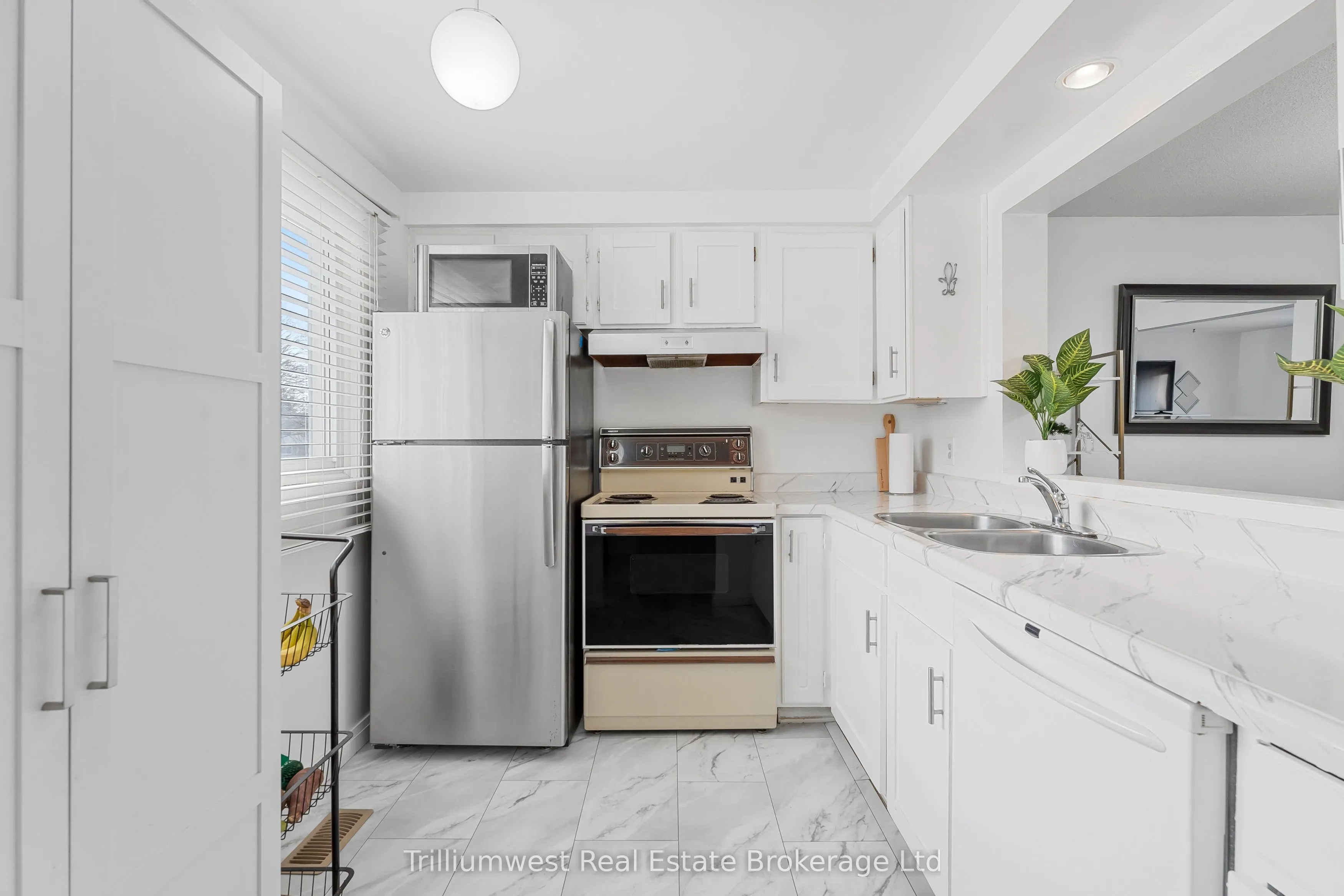 5982 Dunn Street, #8