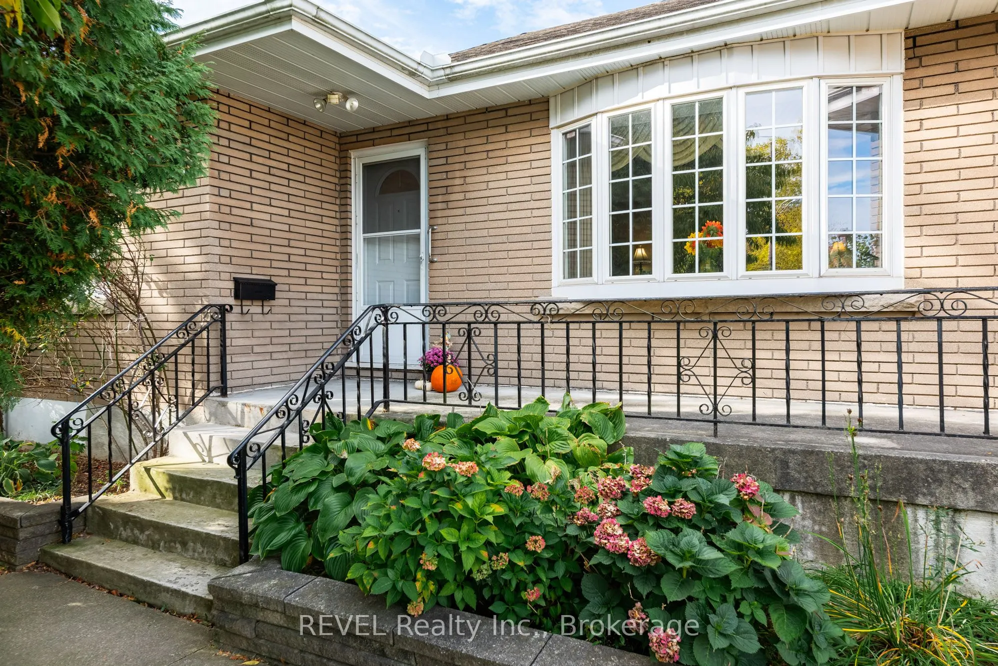 425 Geneva Street