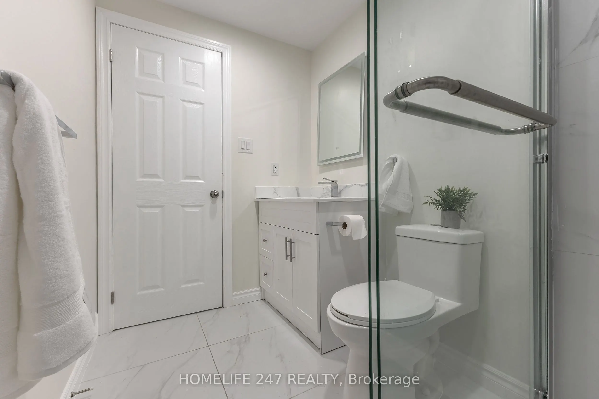 31 Schroder Crescent, #5