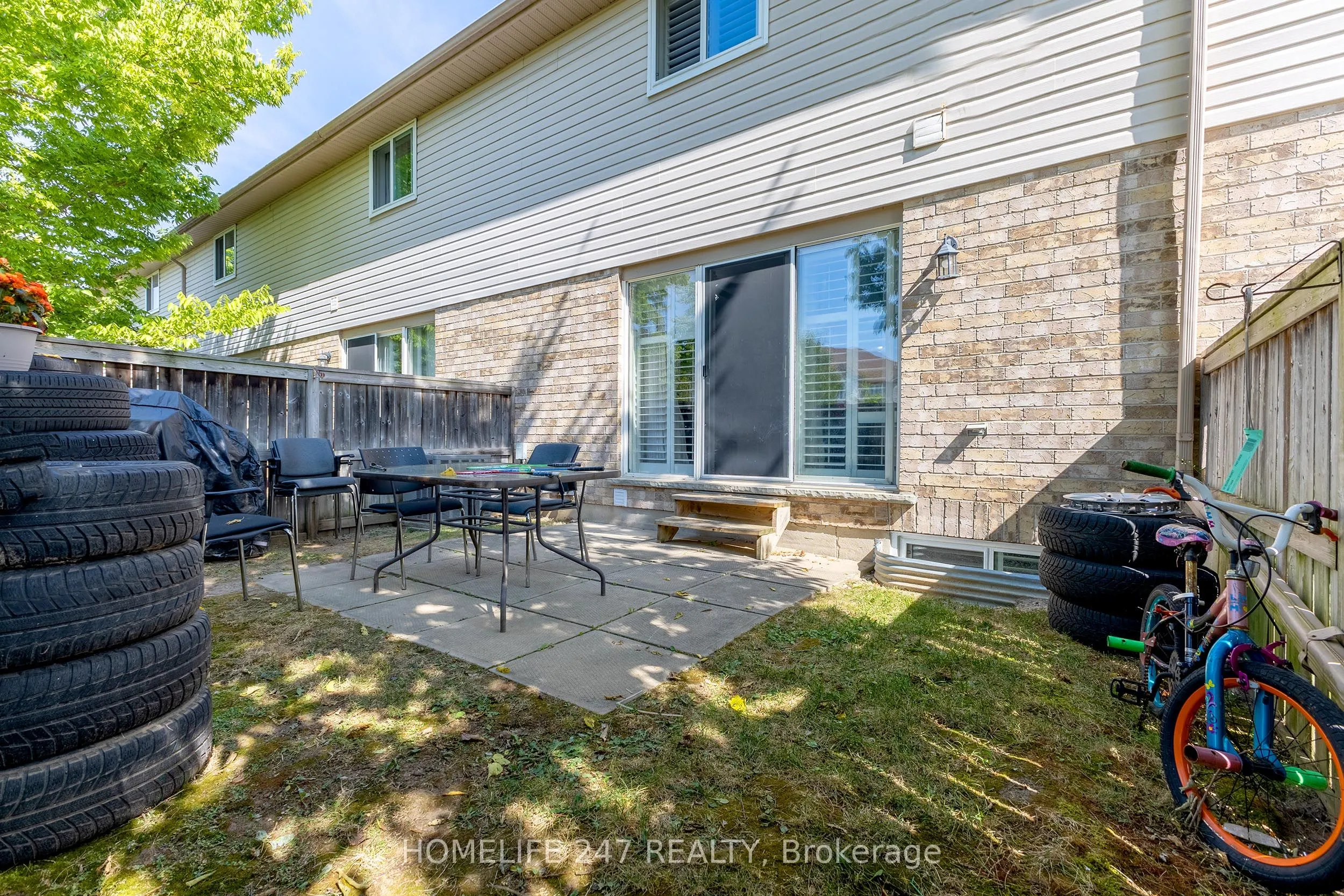 31 Schroder Crescent, #5