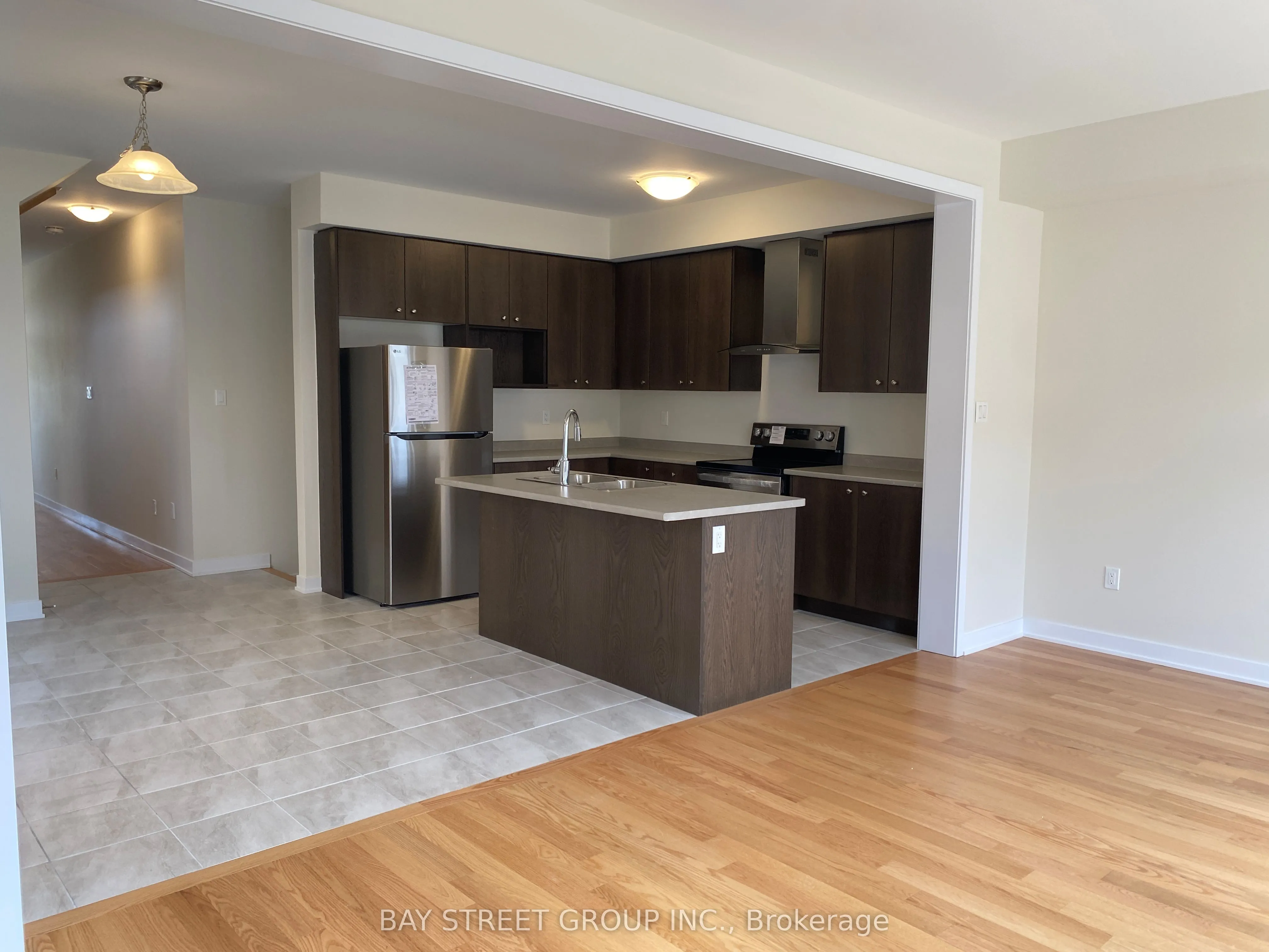 215 Aviron Crescent