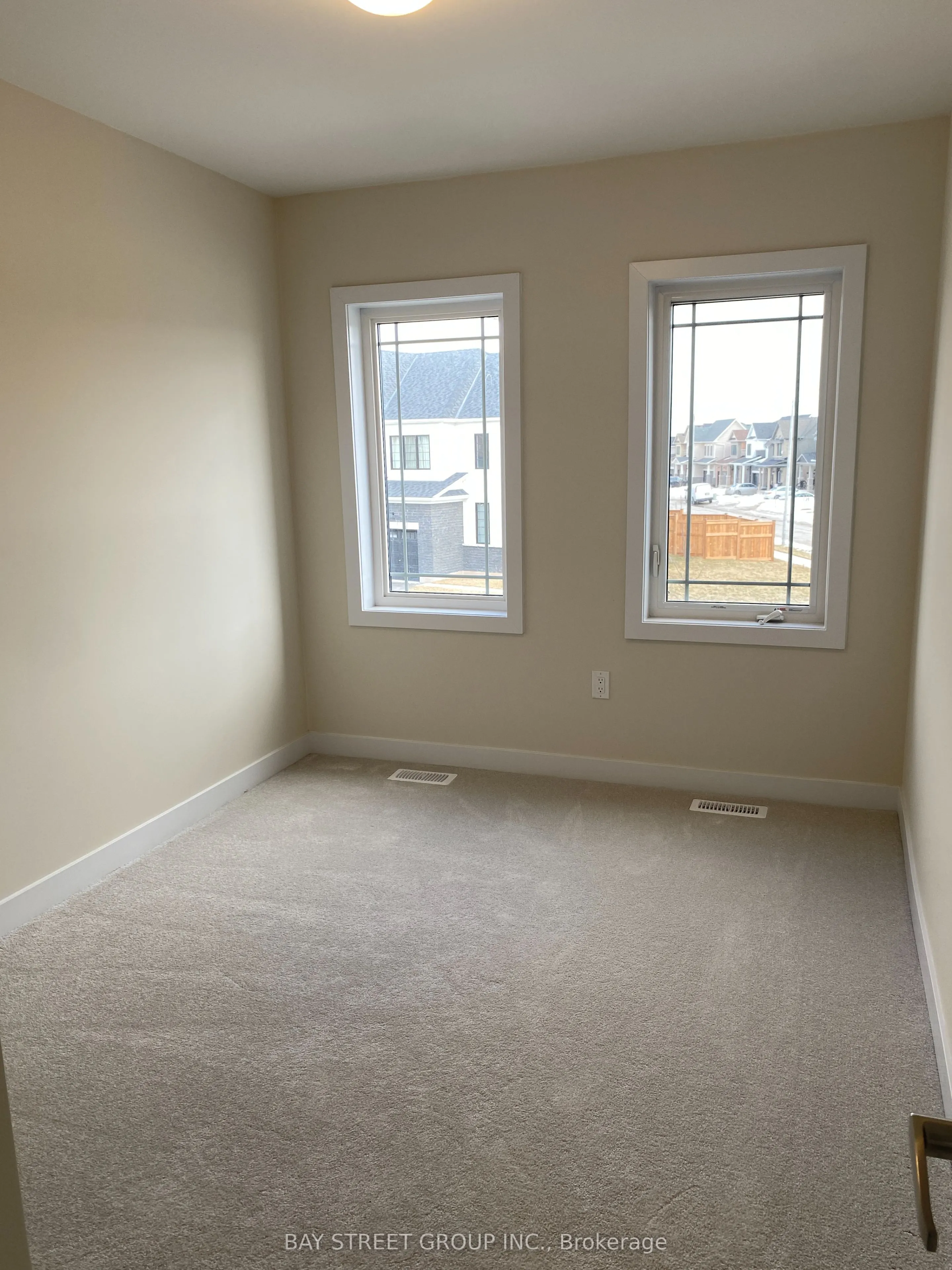 215 Aviron Crescent