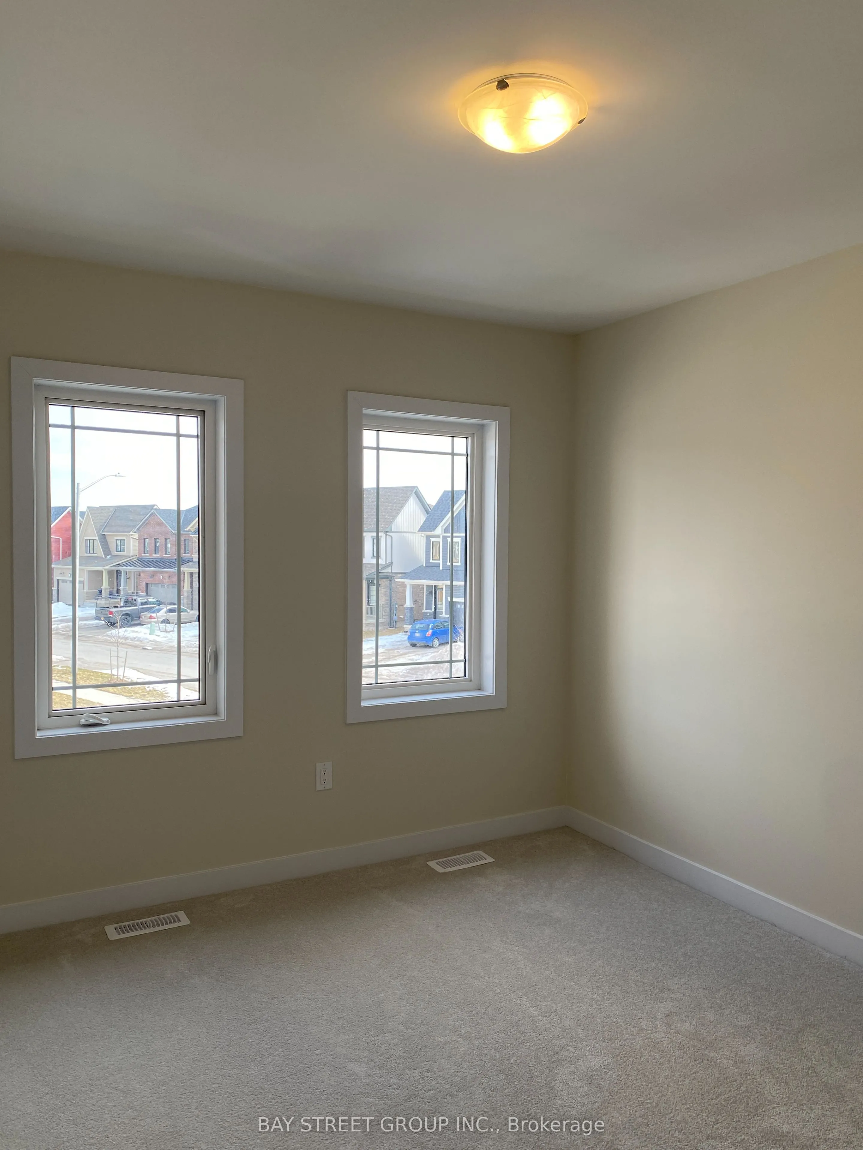 215 Aviron Crescent
