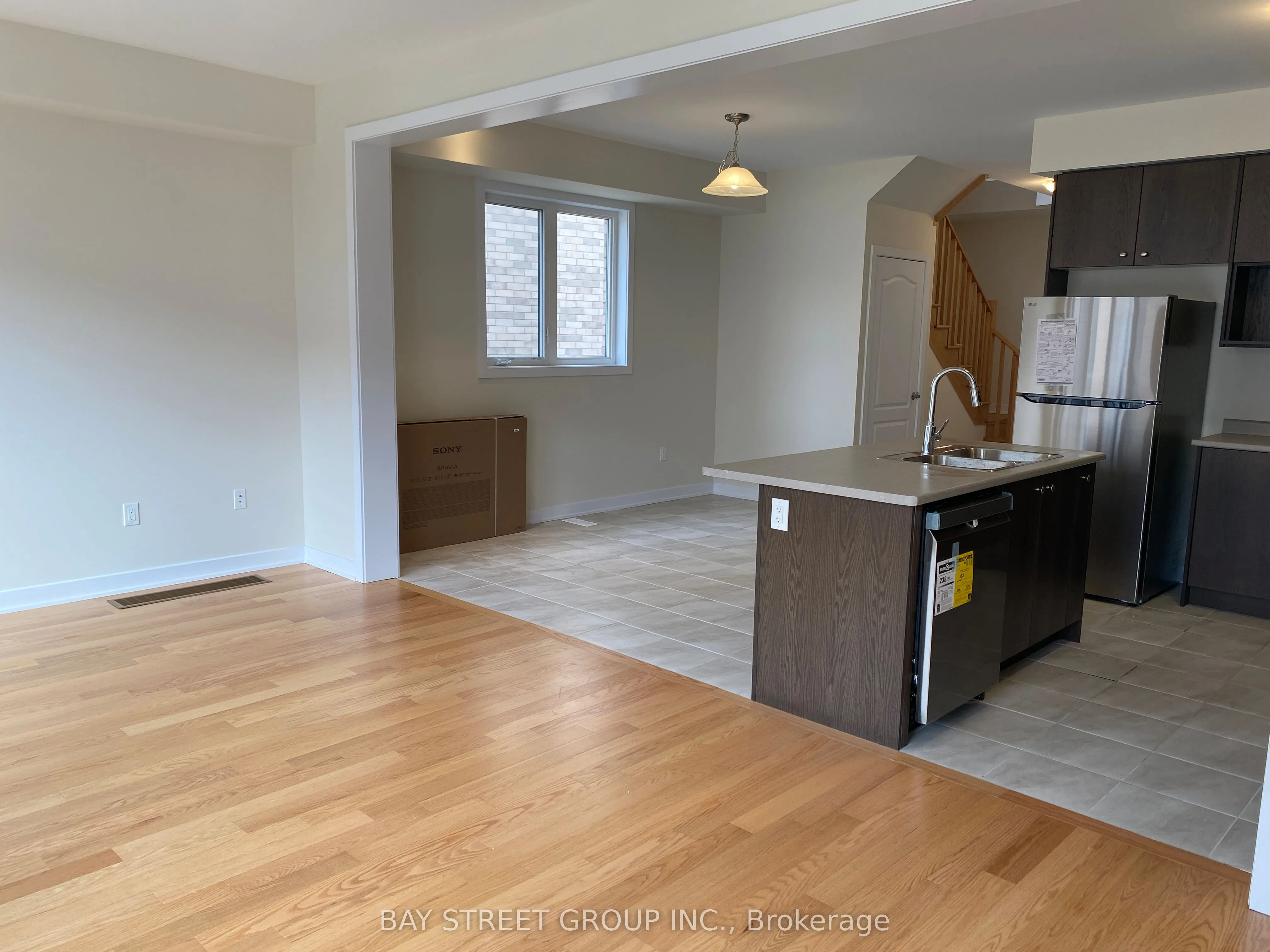 215 Aviron Crescent
