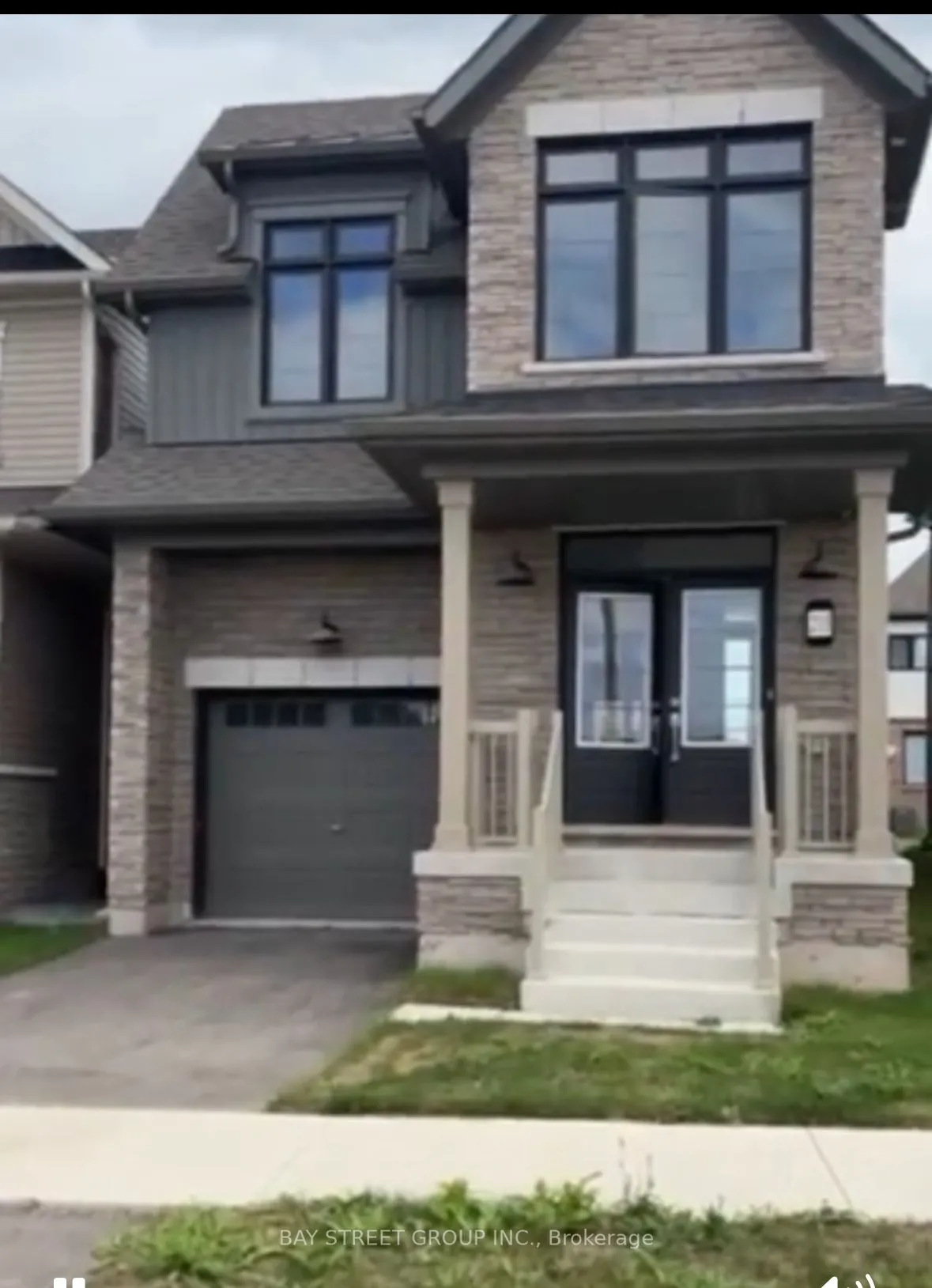 215 Aviron Crescent