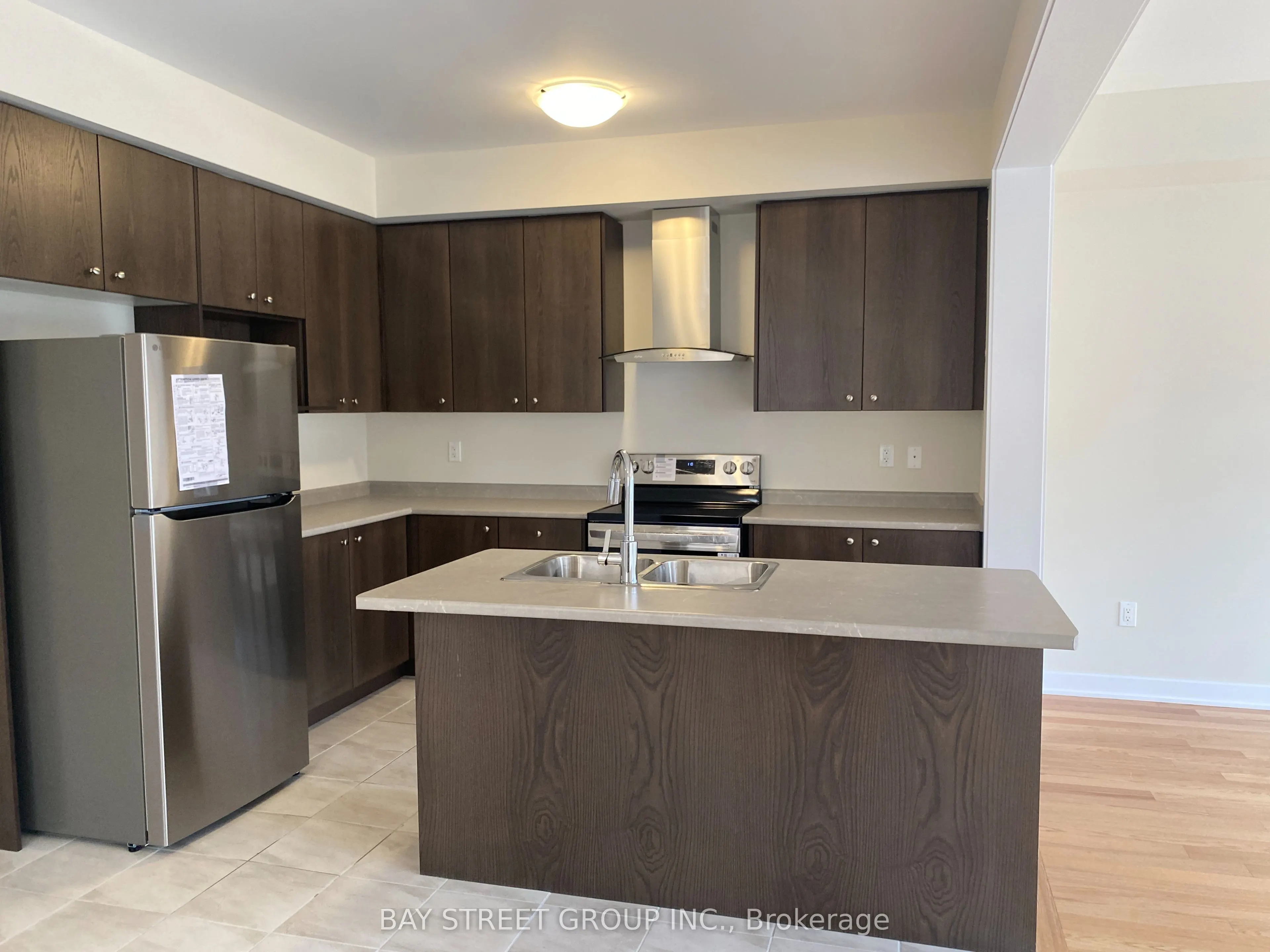 215 Aviron Crescent