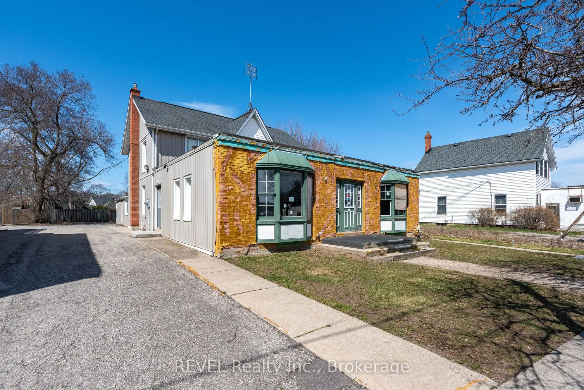 131 NIAGARA Street