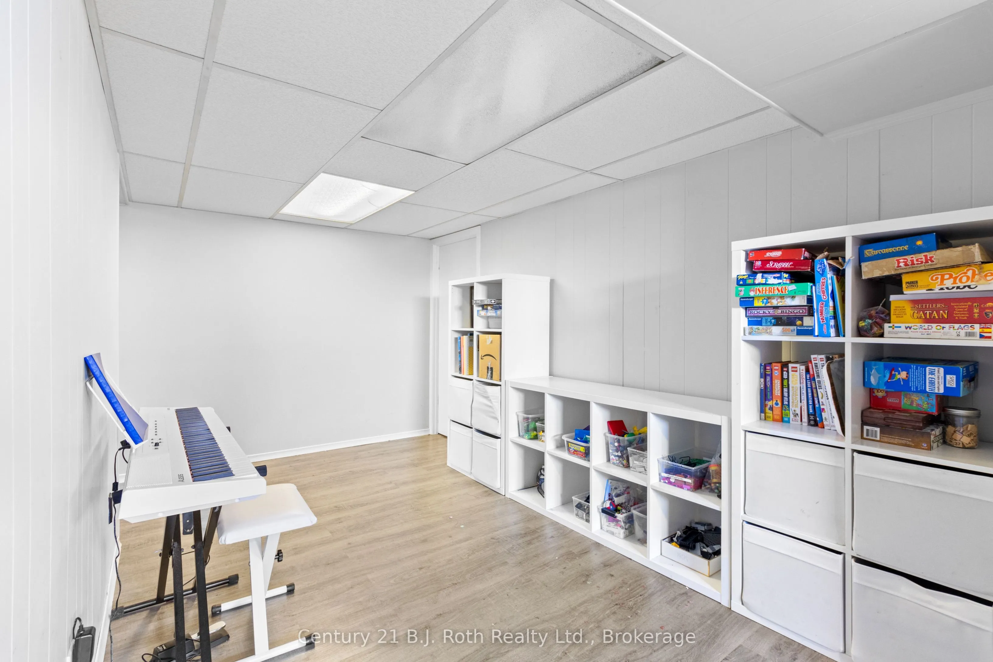 21388 GREY RD 16