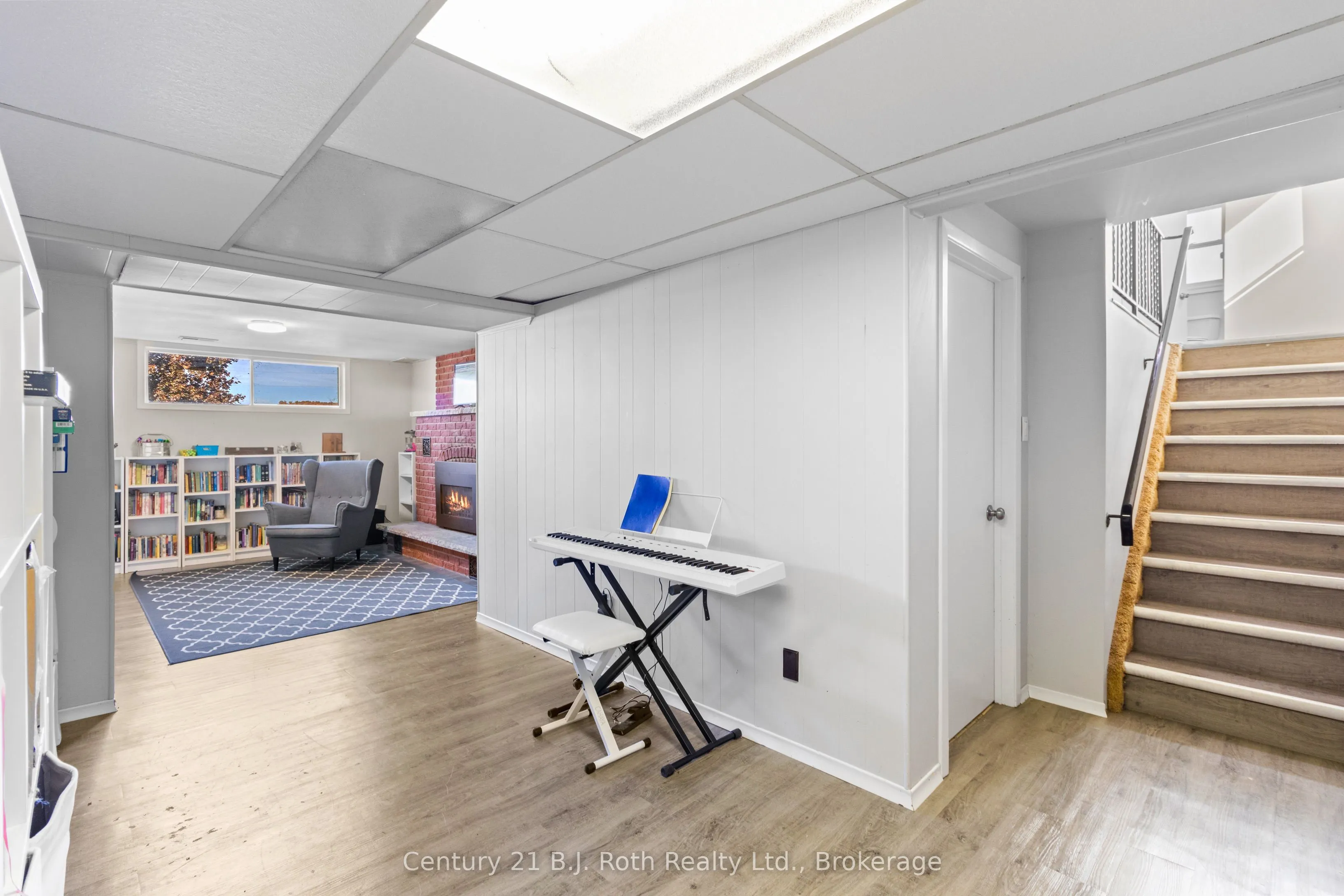 21388 GREY RD 16