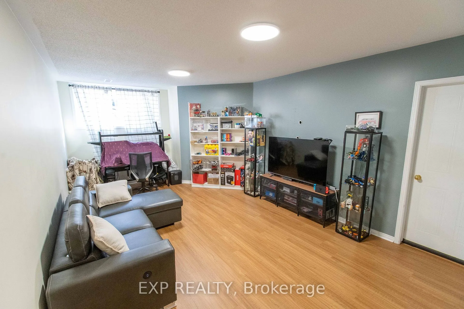 54 Sheppard's Glen Avenue