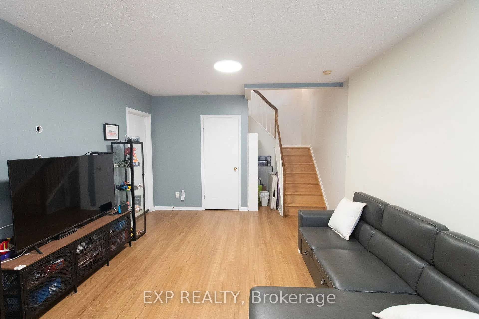 54 Sheppard's Glen Avenue