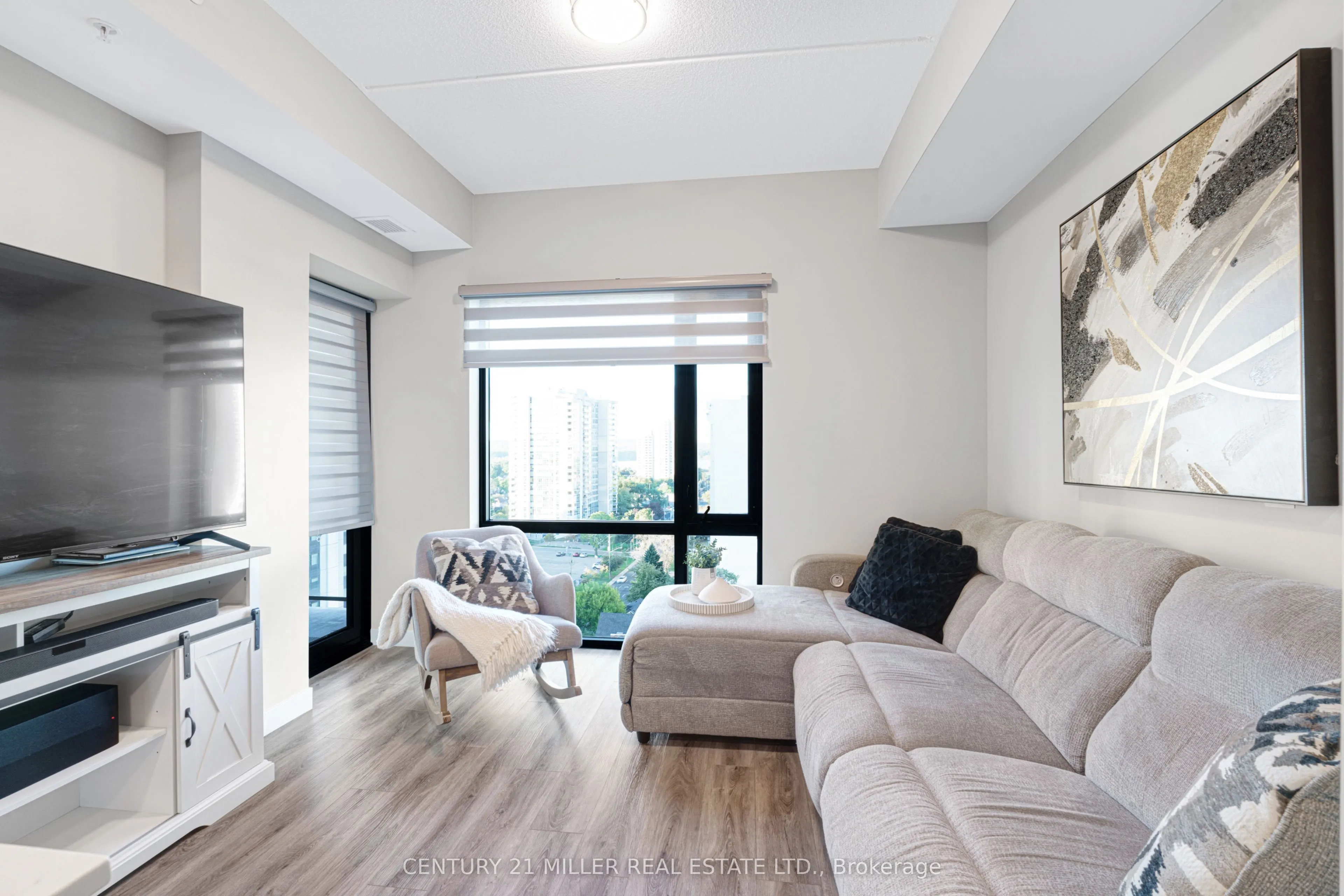 15 Queen . Street S, #1009