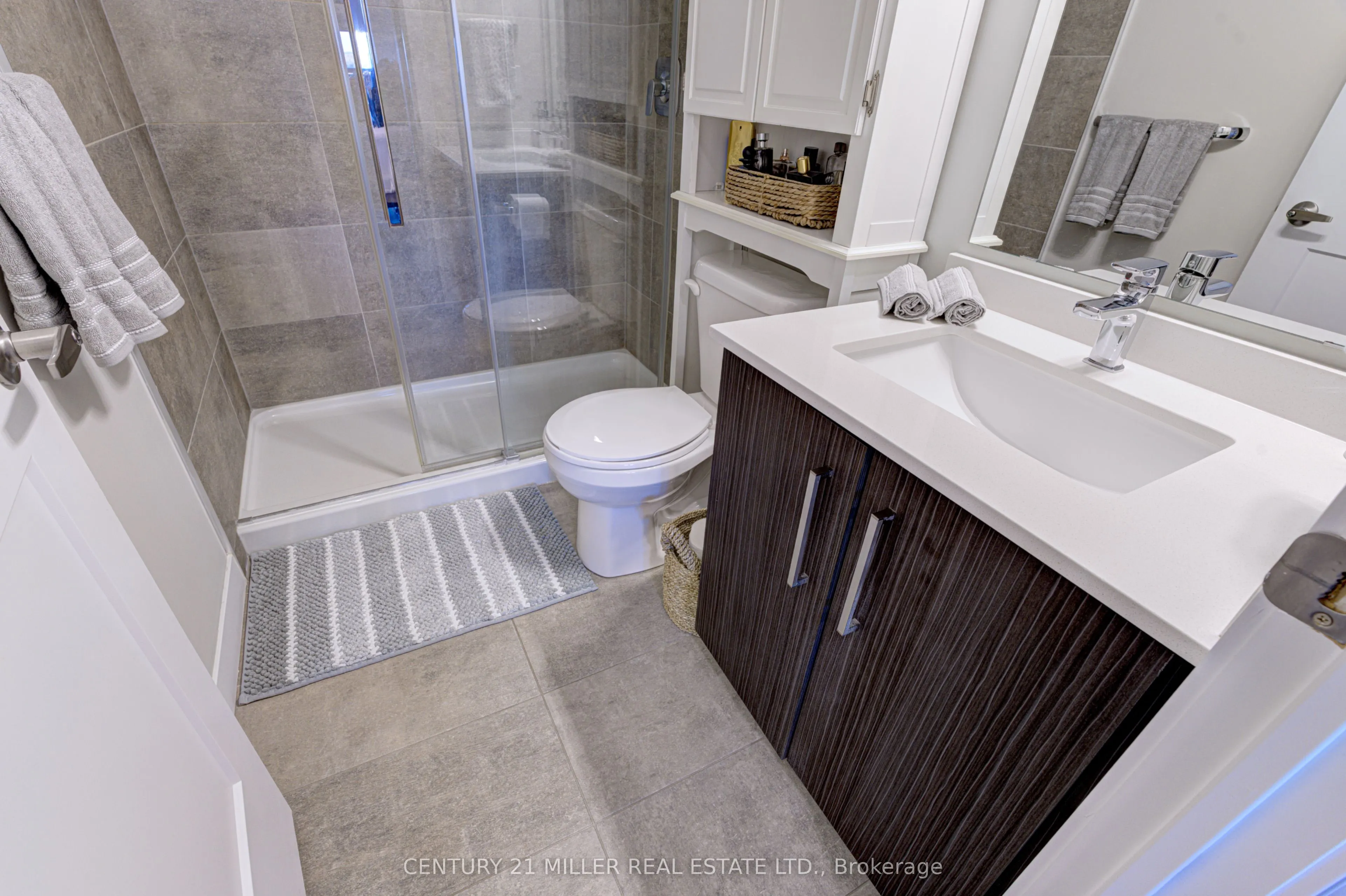 15 Queen . Street S, #1009