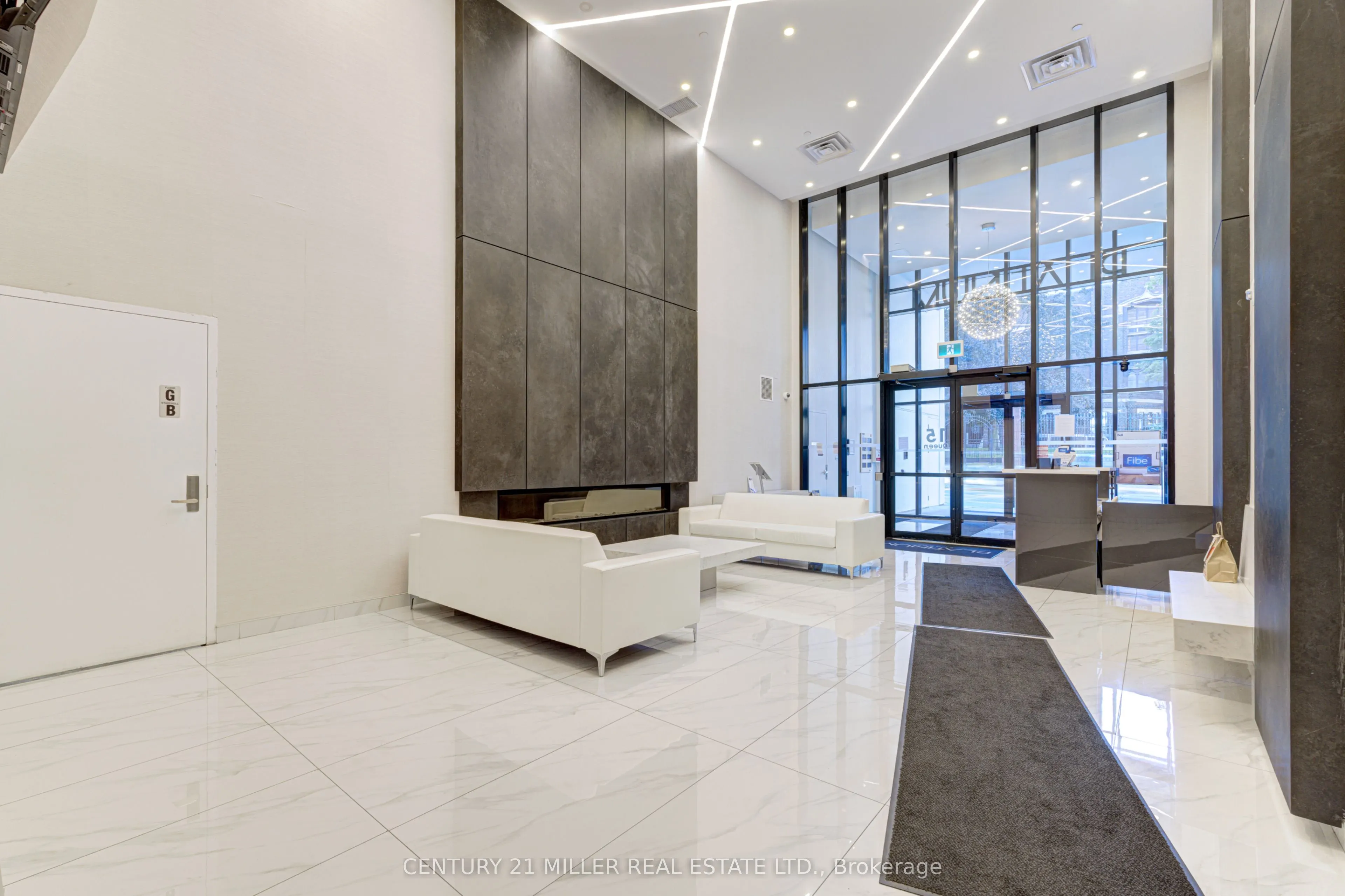 15 Queen . Street S, #1009