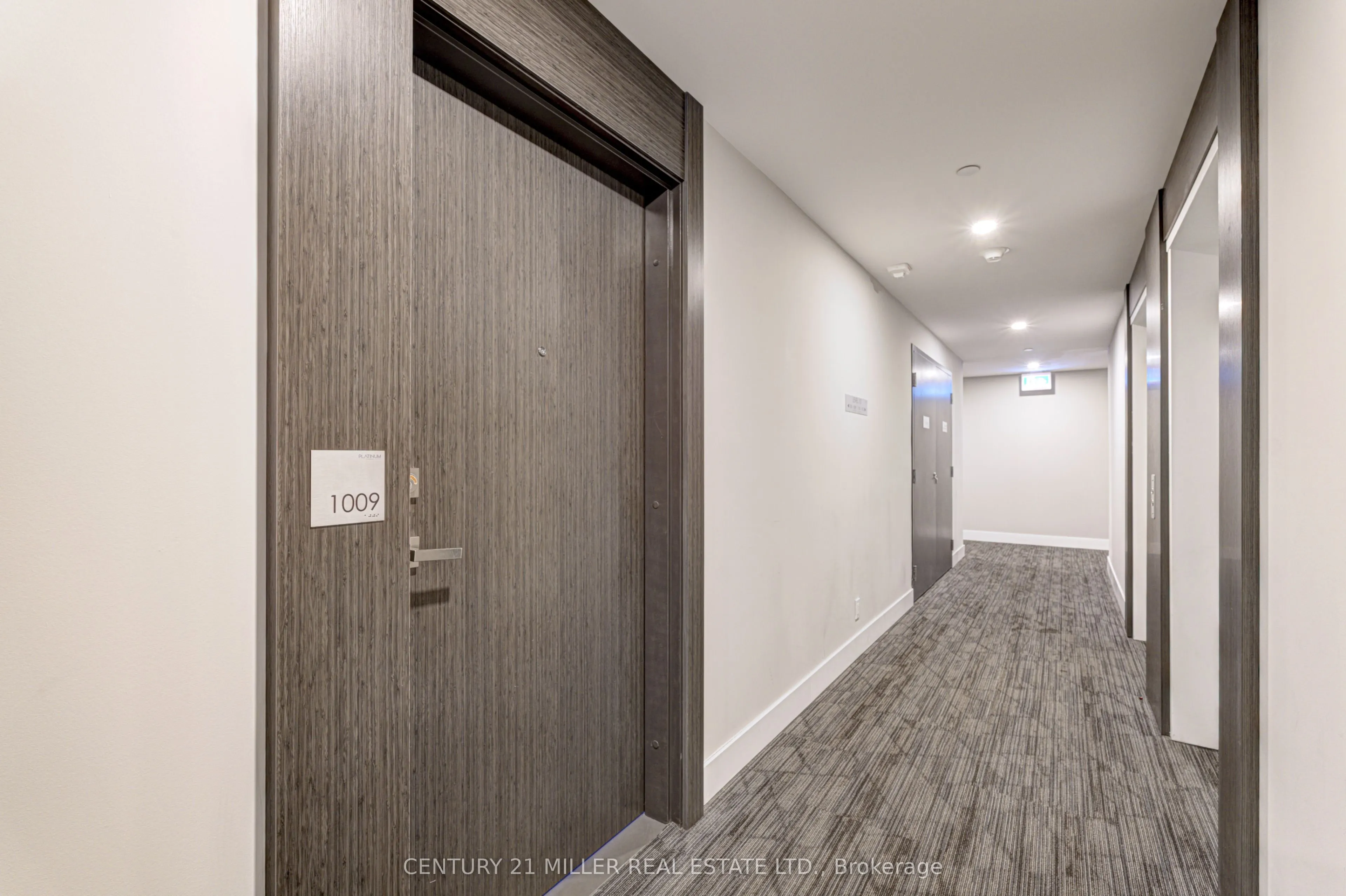 15 Queen . Street S, #1009