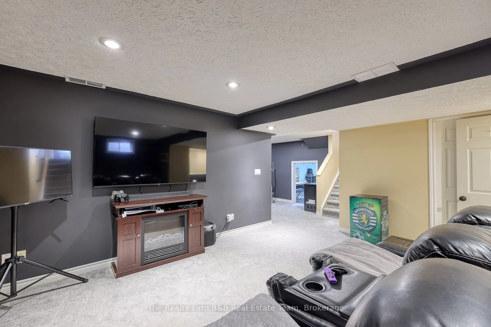 35 Blue Jay Boulevard