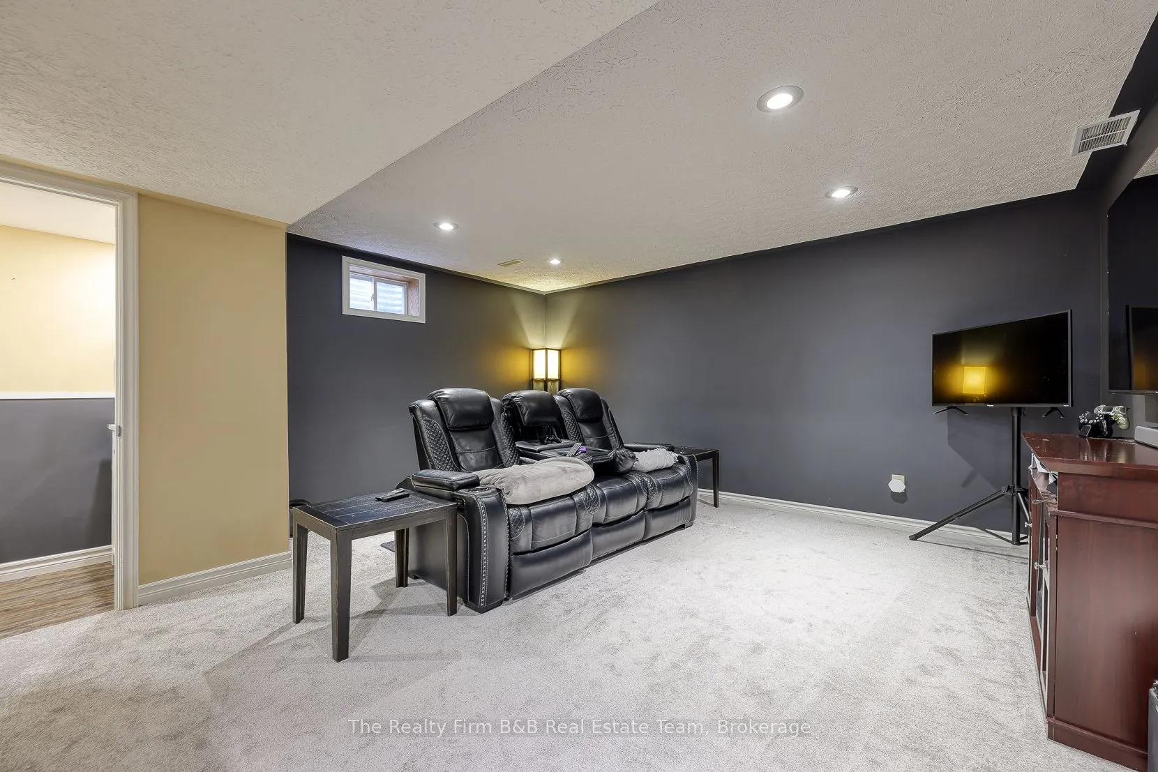 35 Blue Jay Boulevard