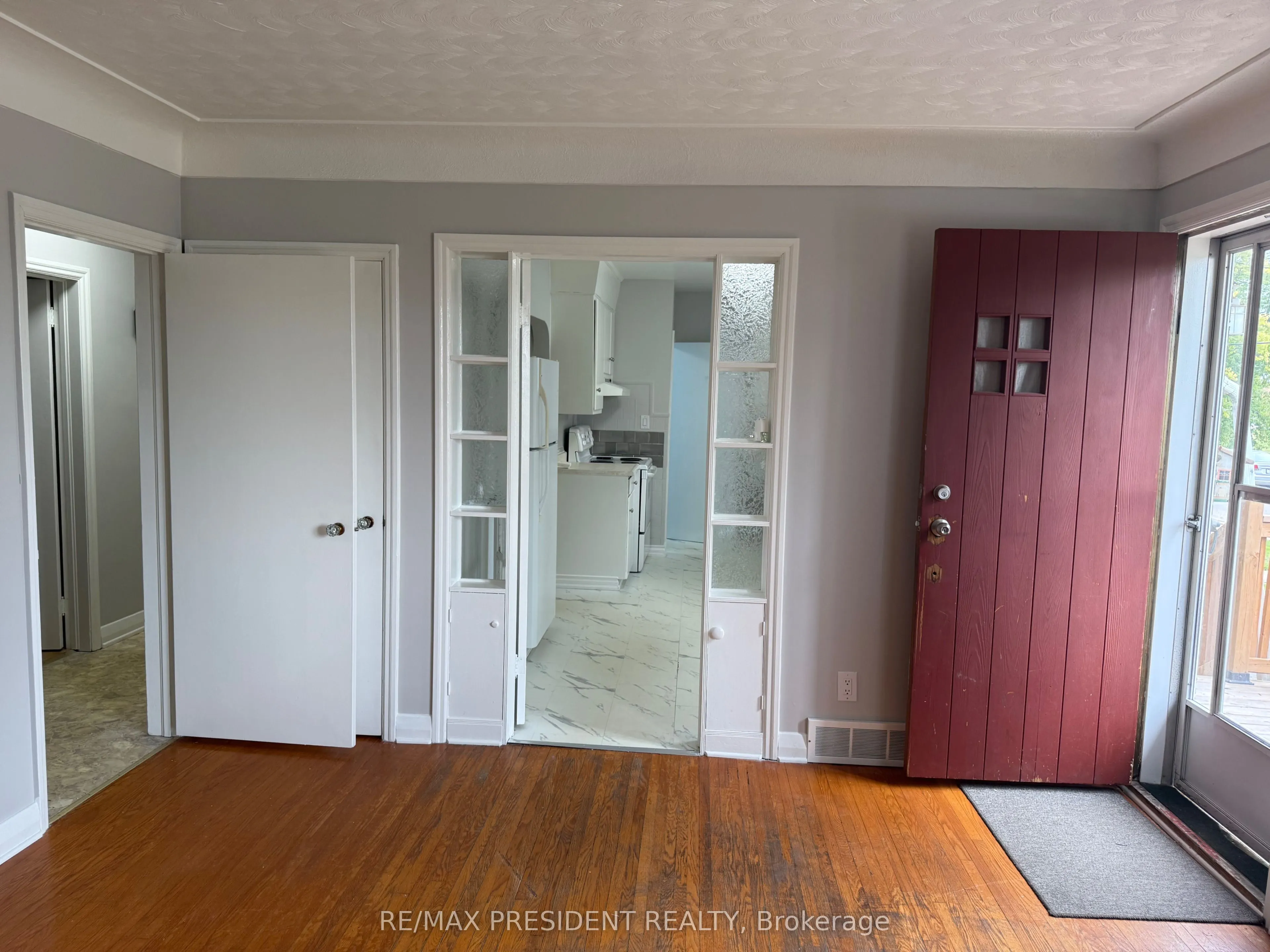 115 GOLDEN Boulevard