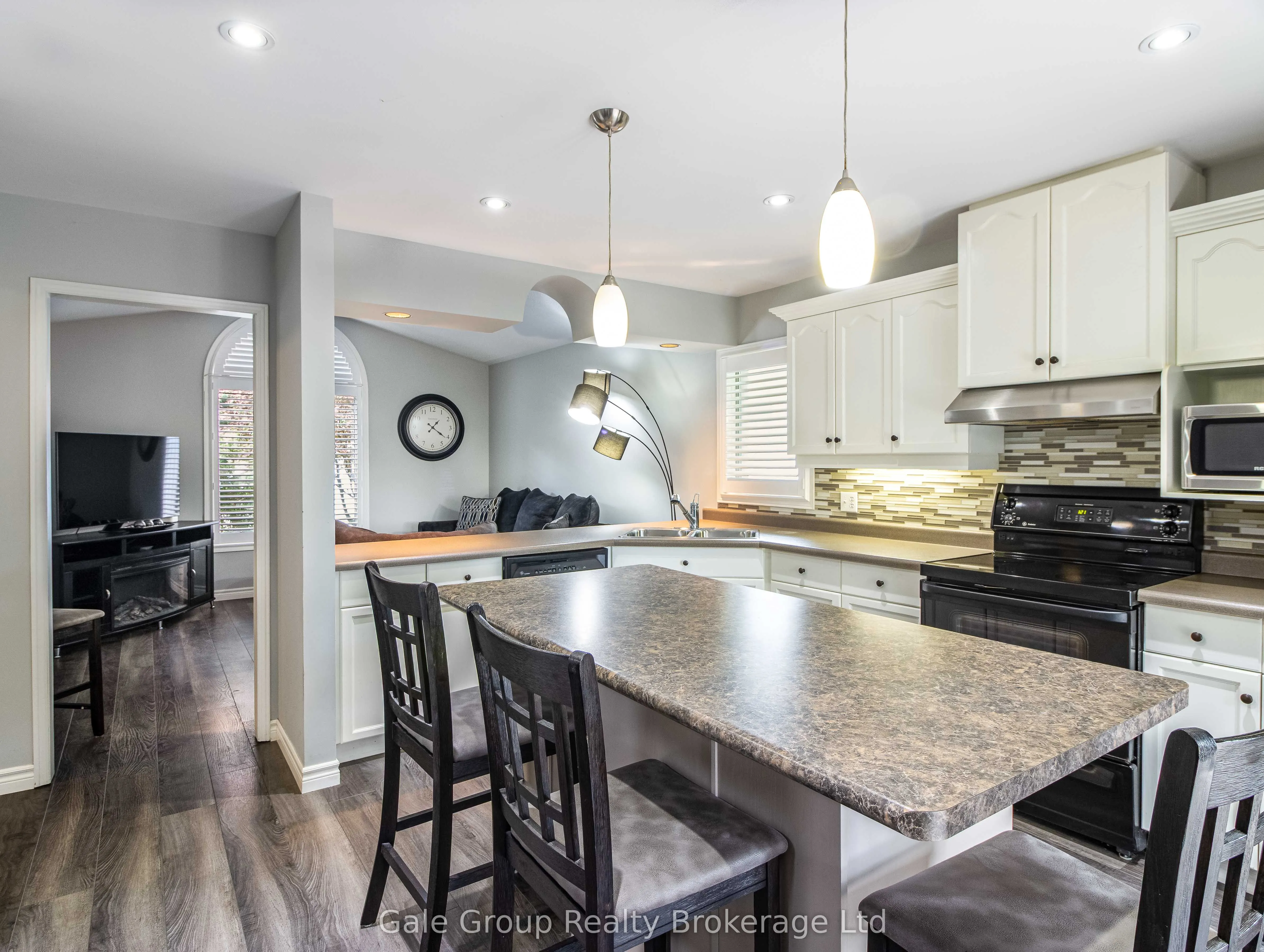55 Sioux Crescent