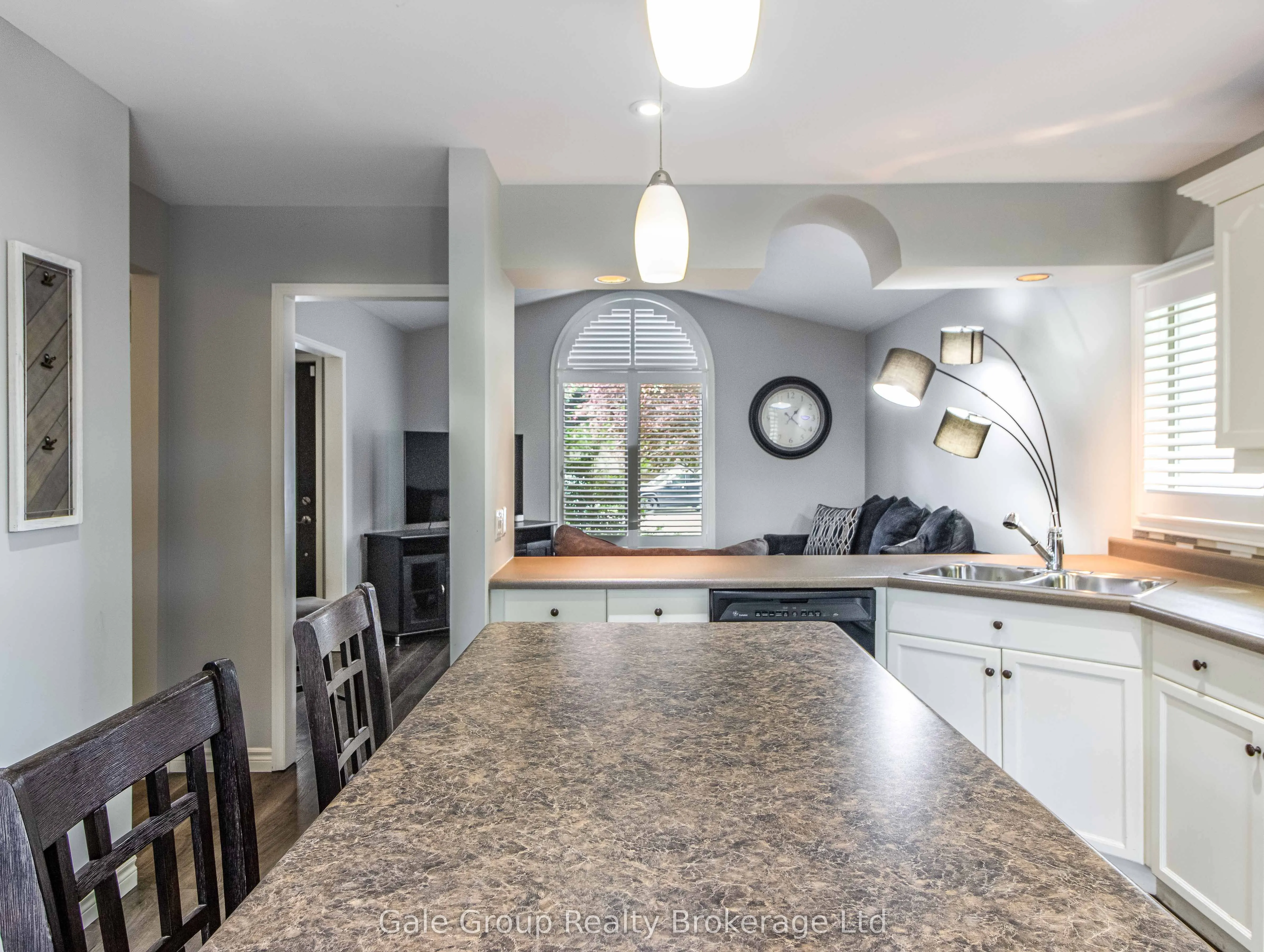 55 Sioux Crescent