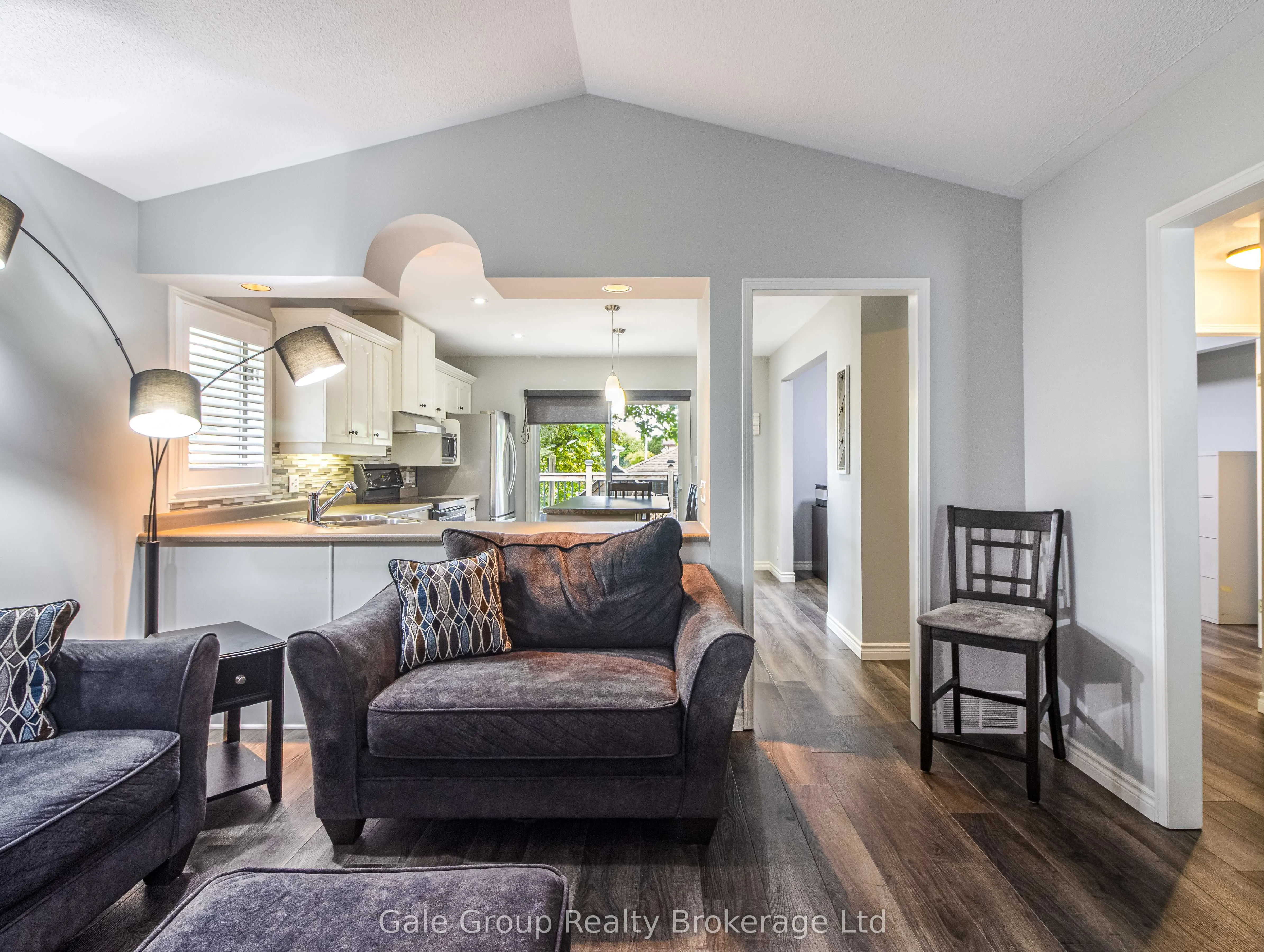 55 Sioux Crescent