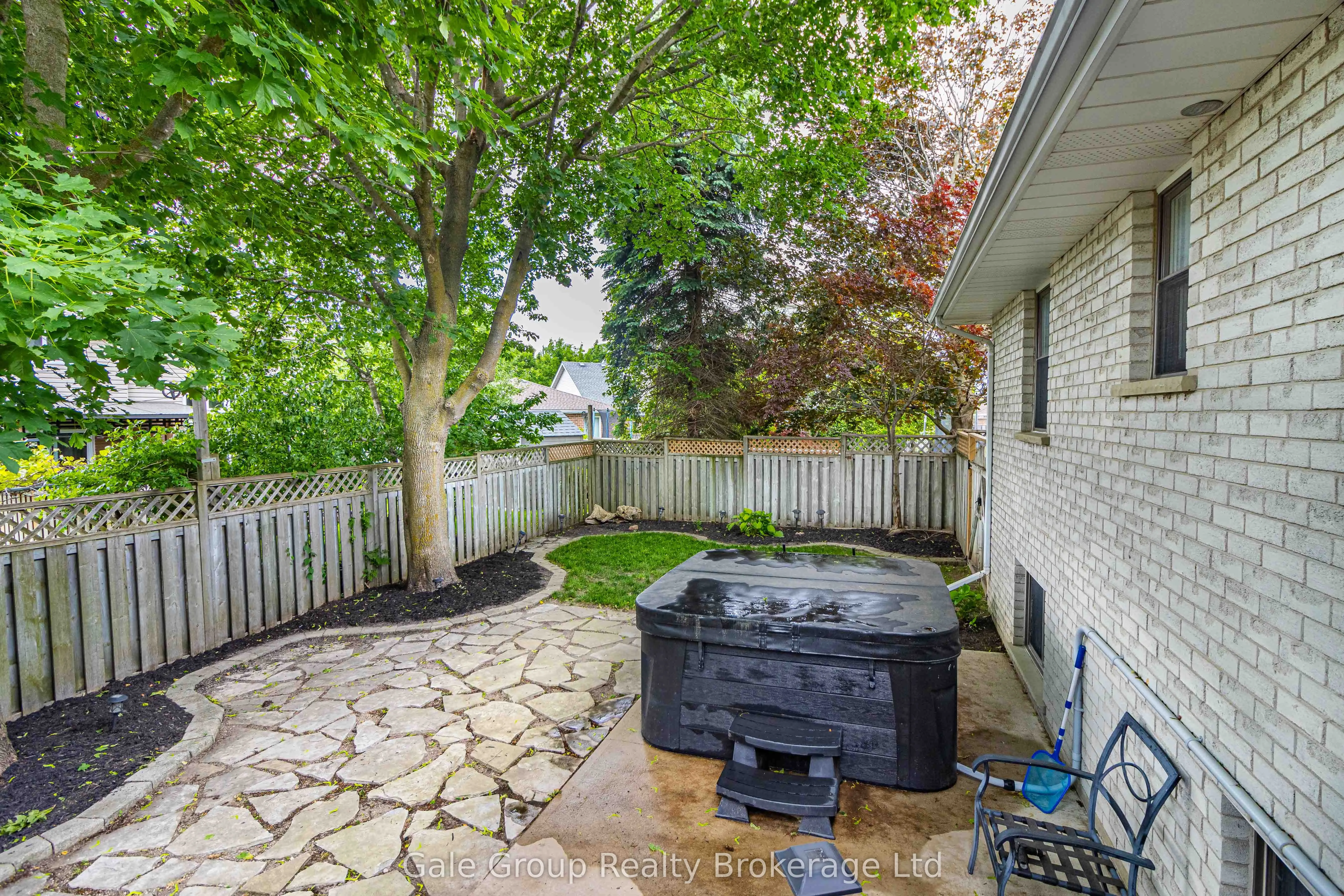55 Sioux Crescent