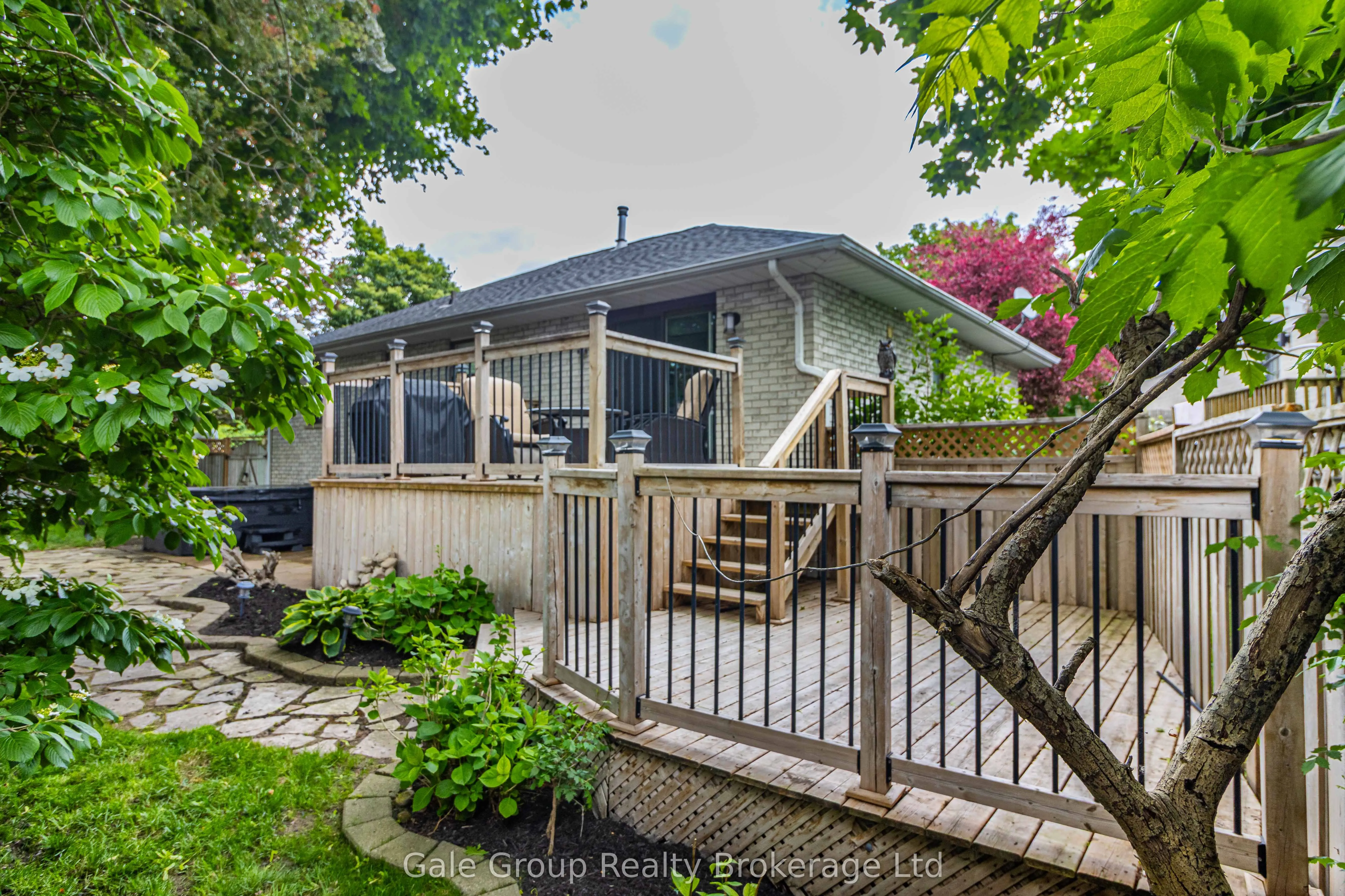 55 Sioux Crescent