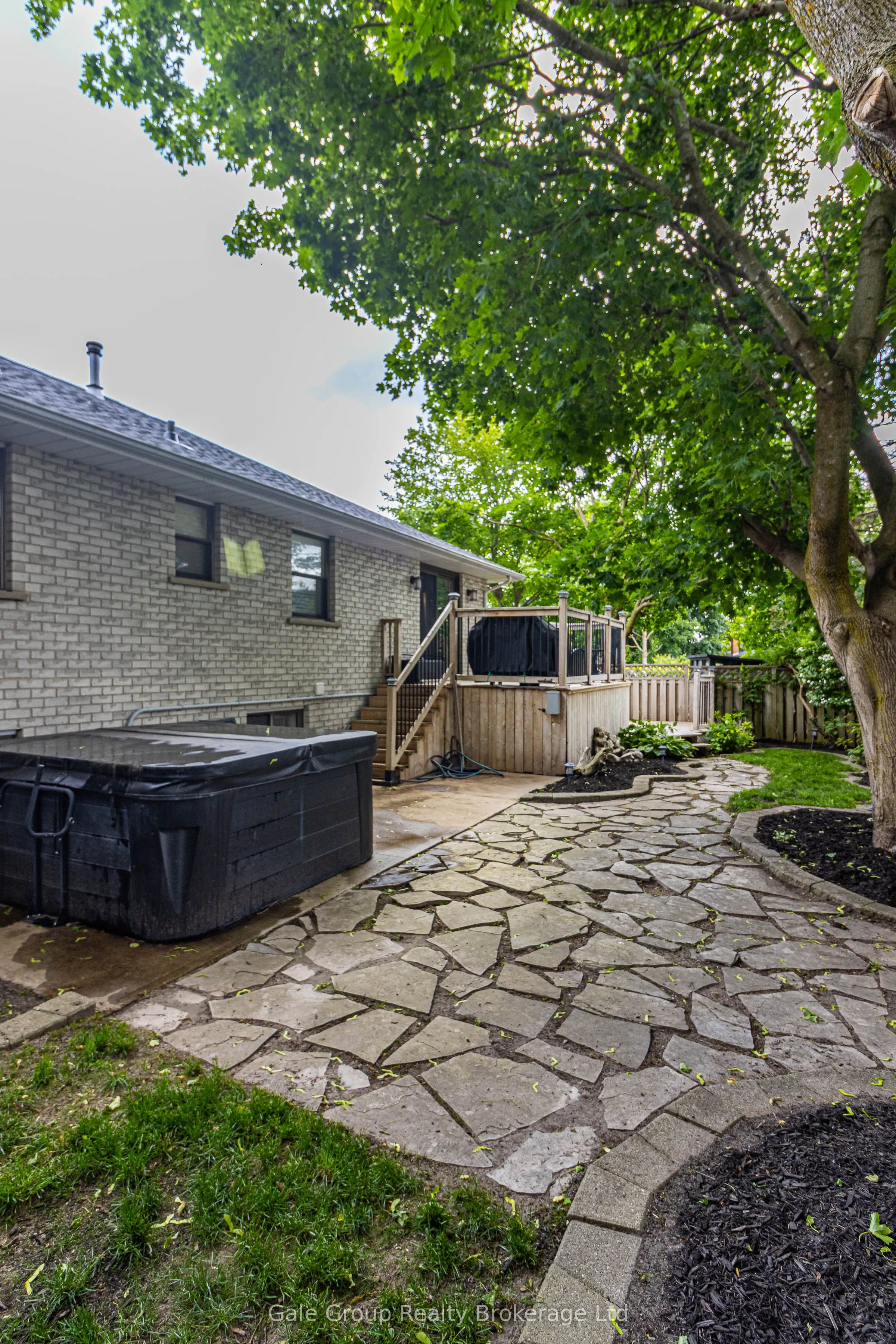 55 Sioux Crescent