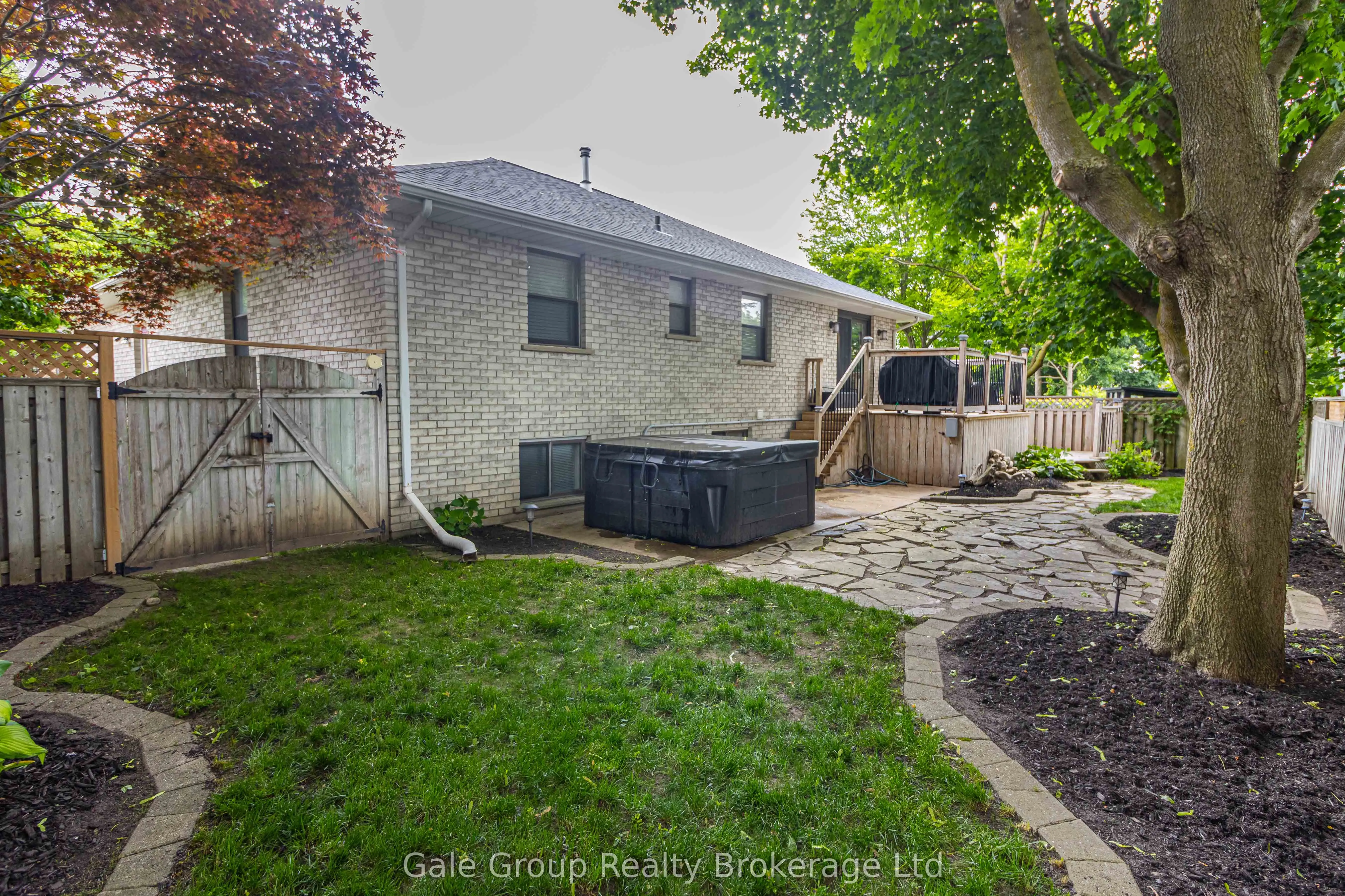 55 Sioux Crescent