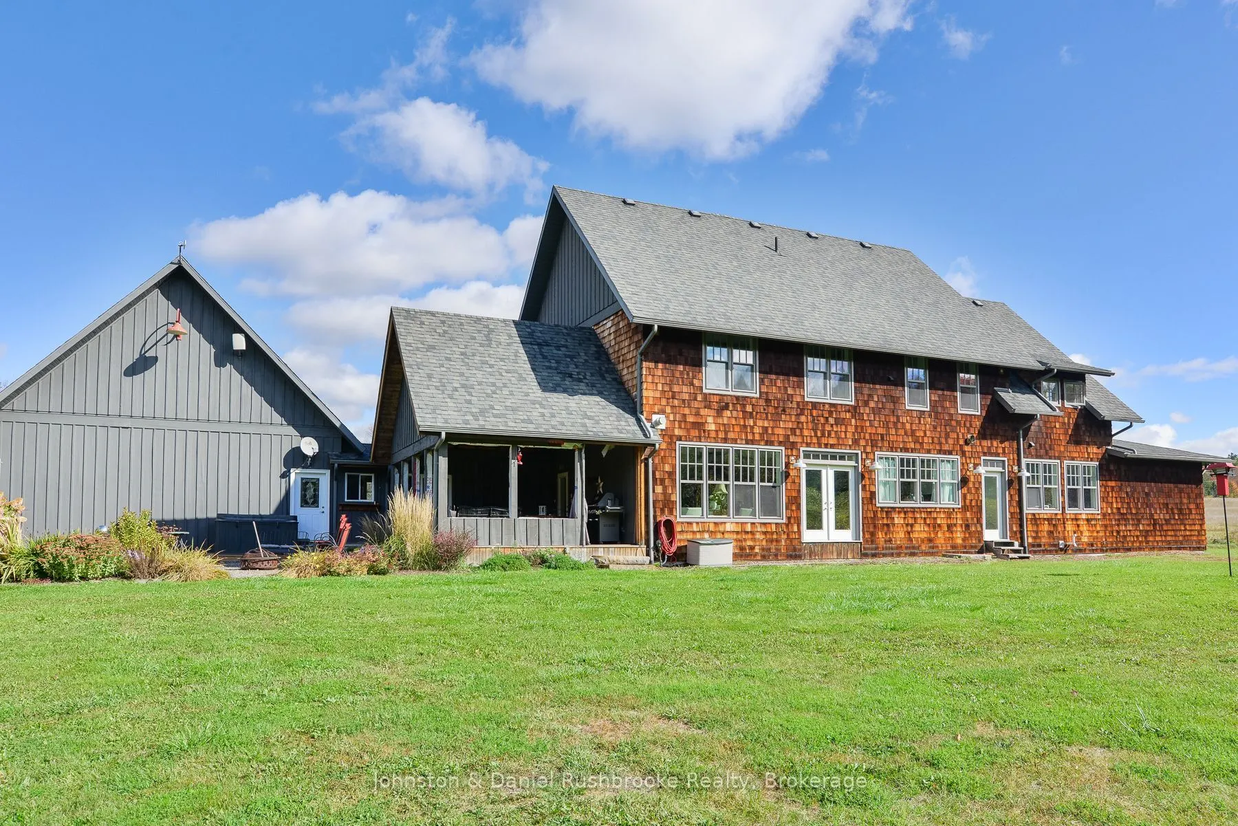 1422 Muskoka Rd 118 Road W