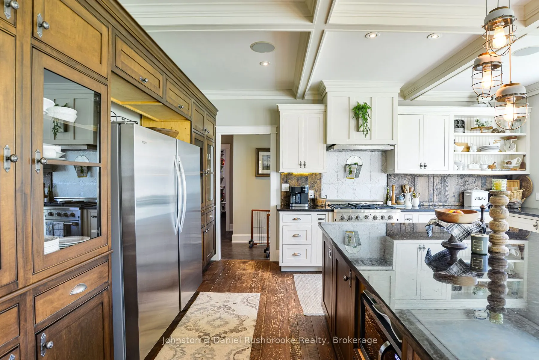 1422 Muskoka Rd 118 Road W