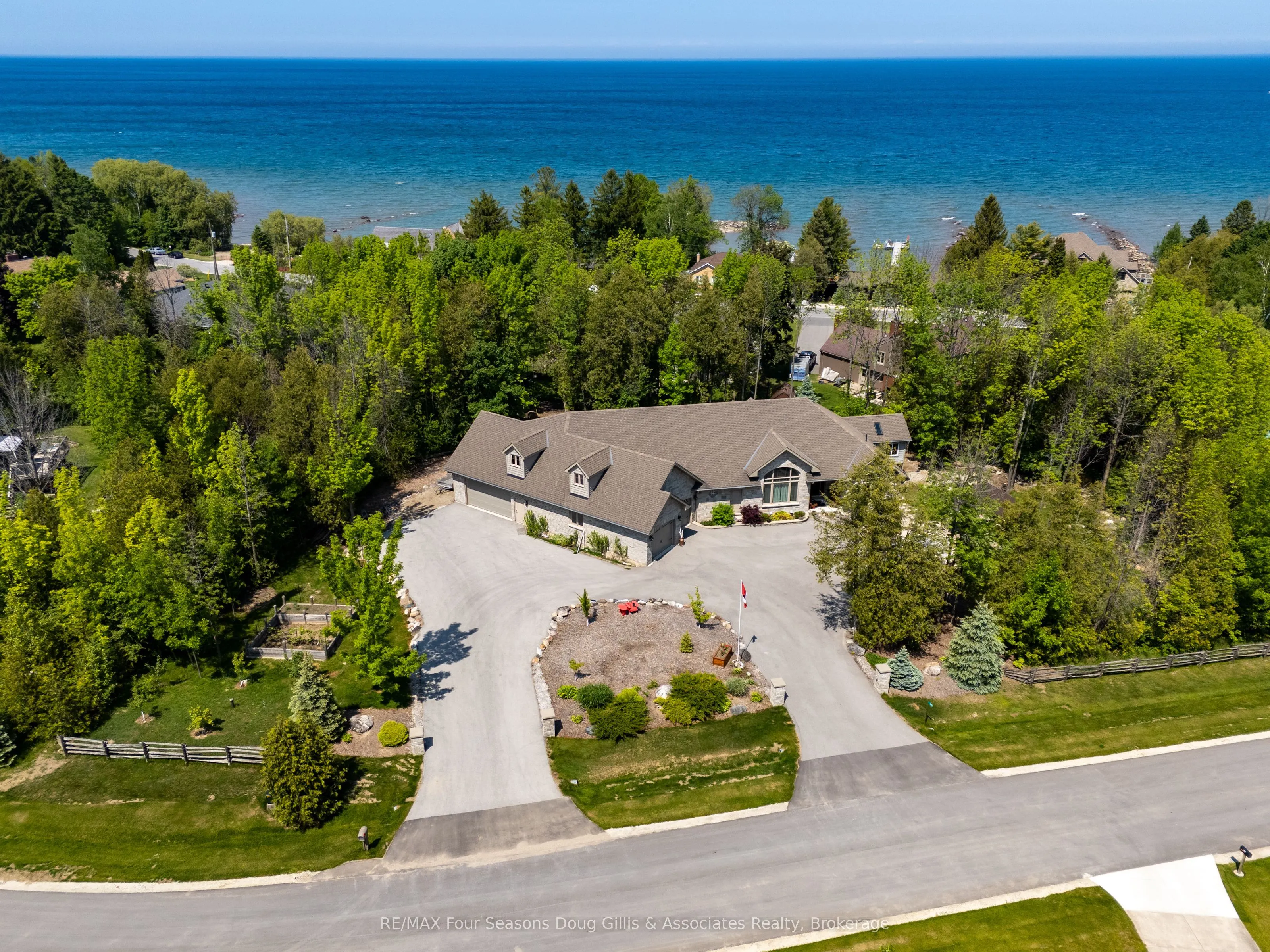 135 Algonquin Drive