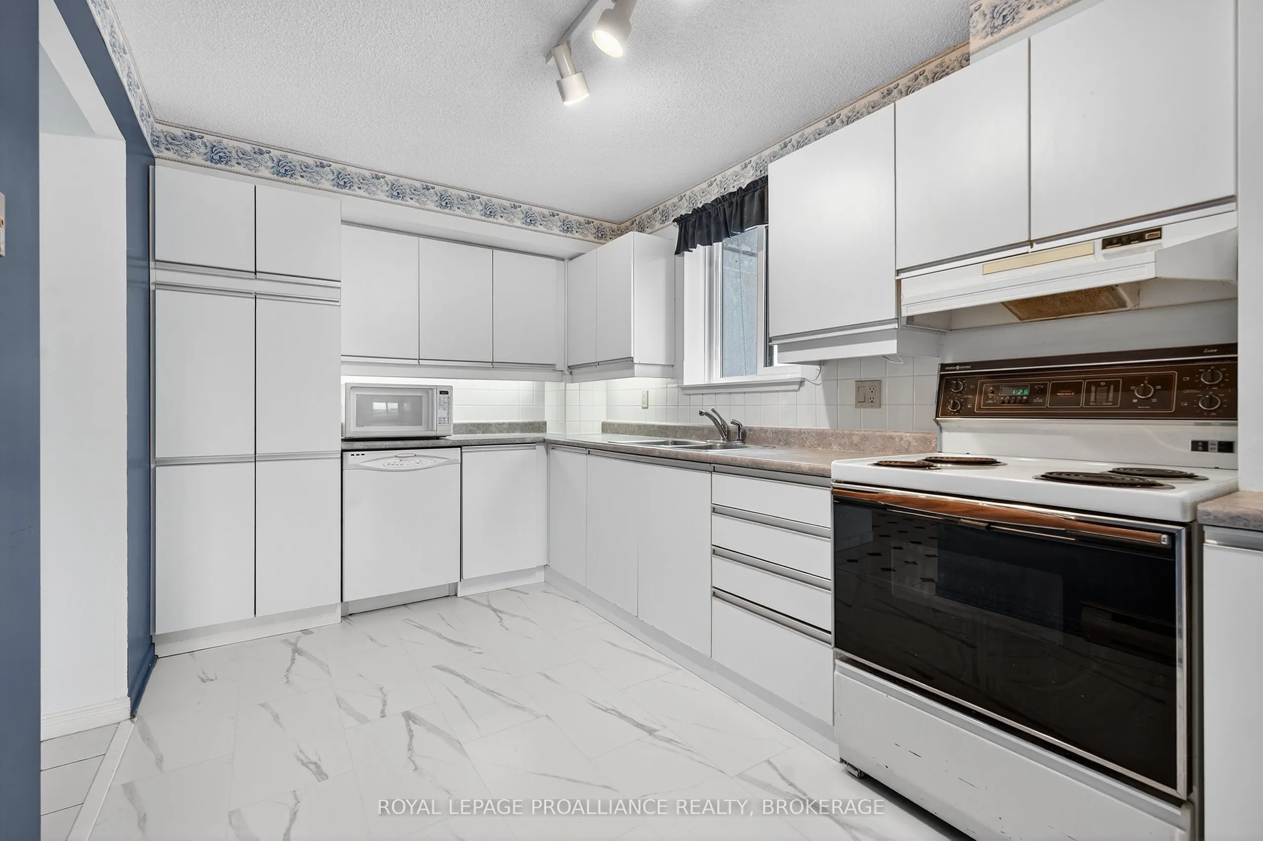 257 Bath Road, #1006