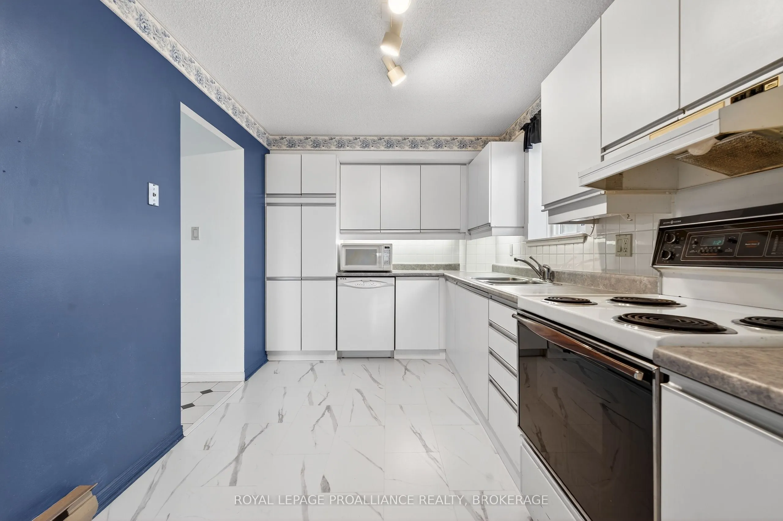 257 Bath Road, #1006
