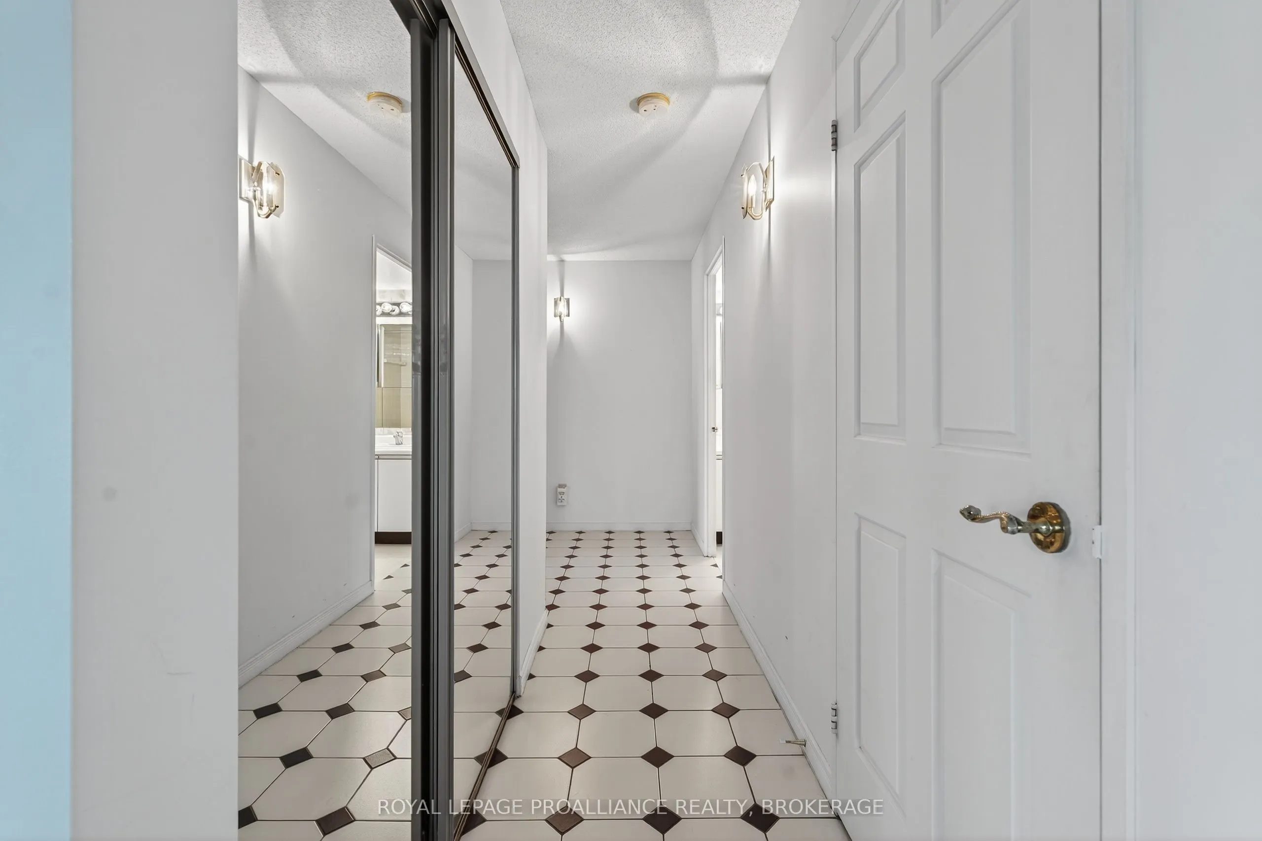 257 Bath Road, #1006
