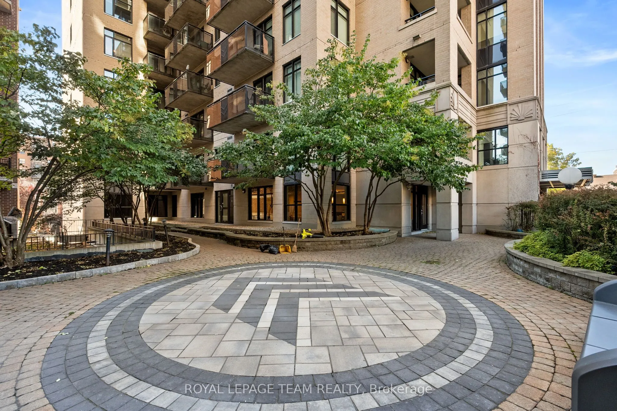 245 Kent Street, #407