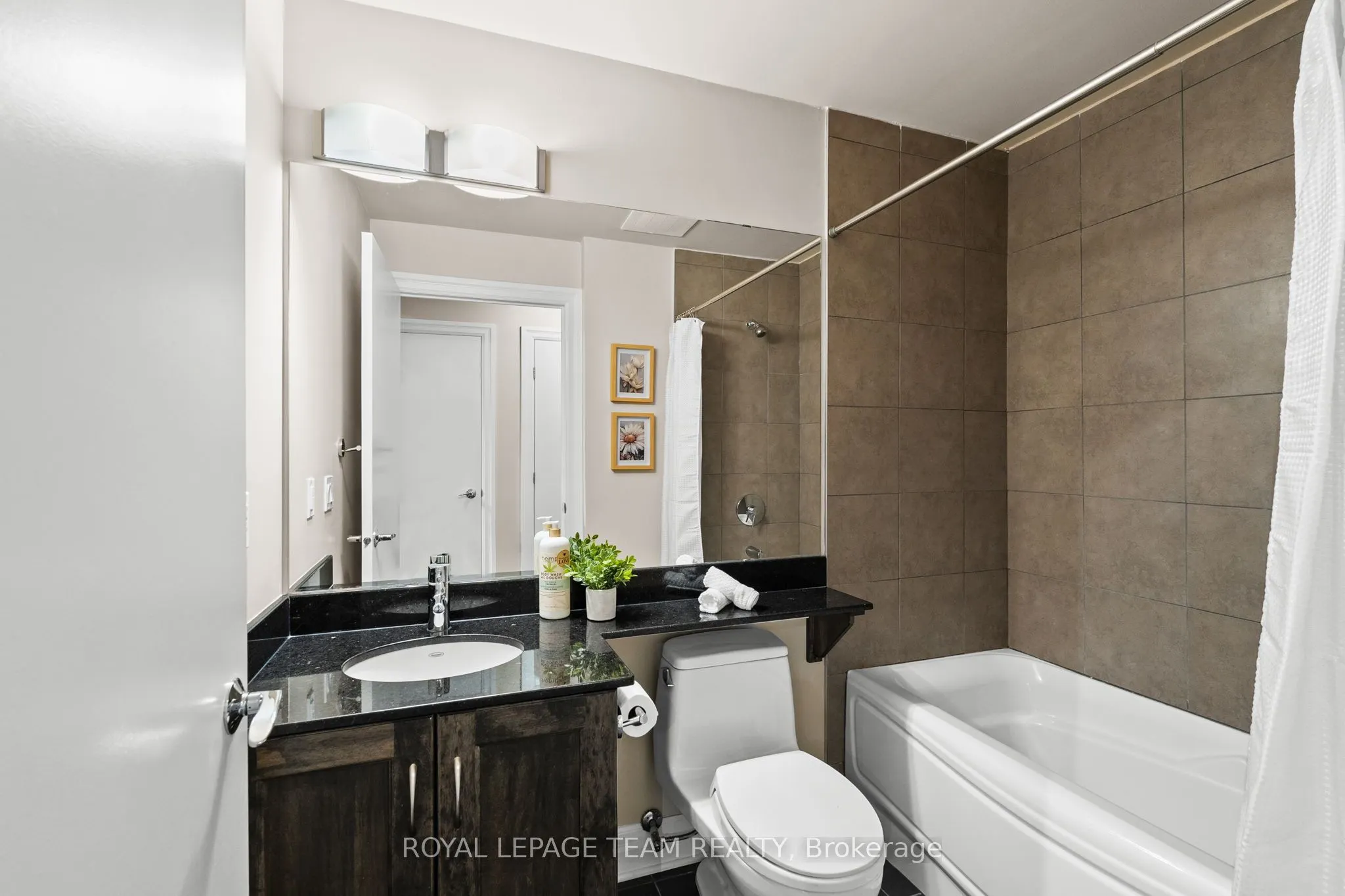 245 Kent Street, #407