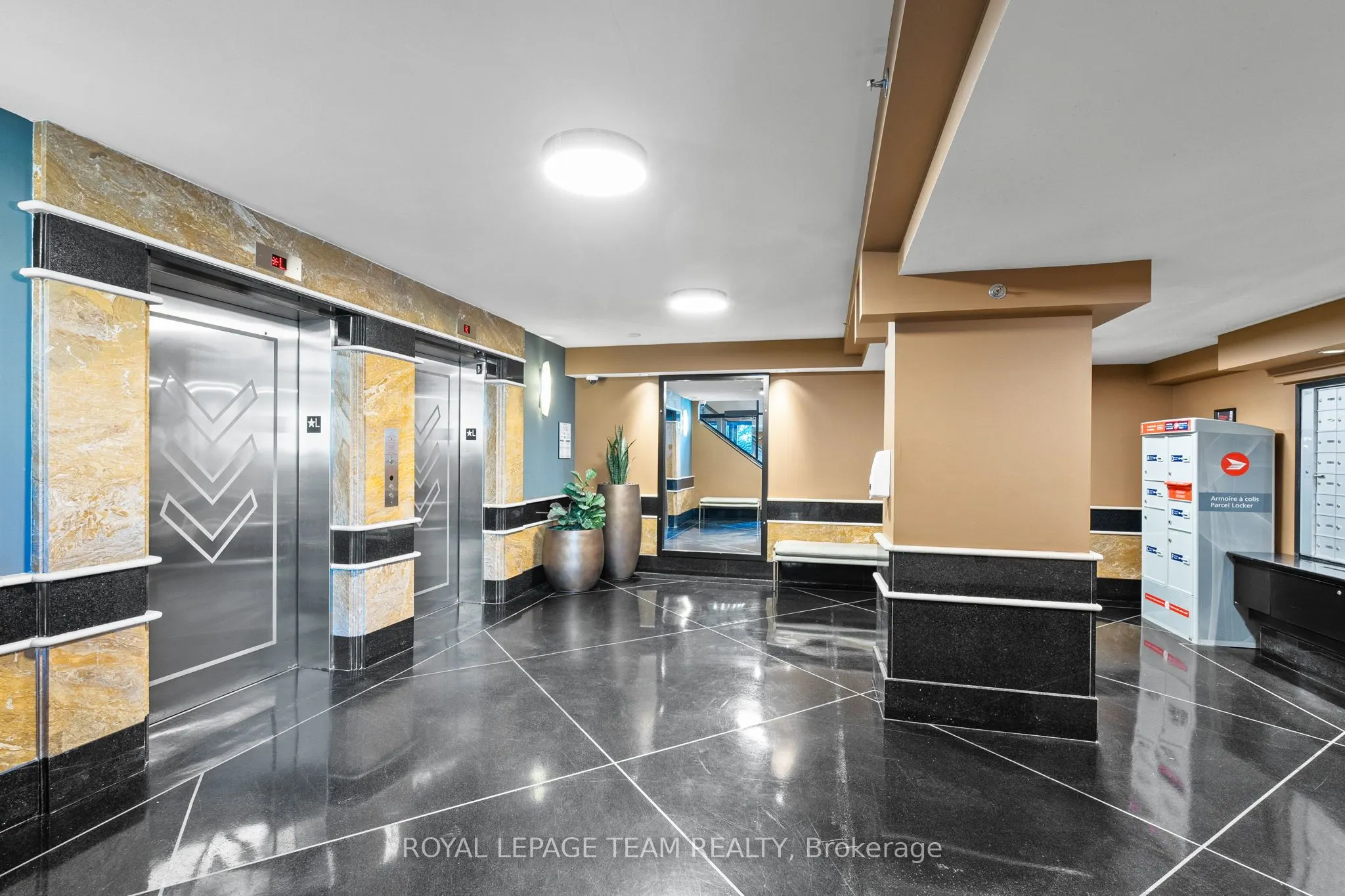245 Kent Street, #407
