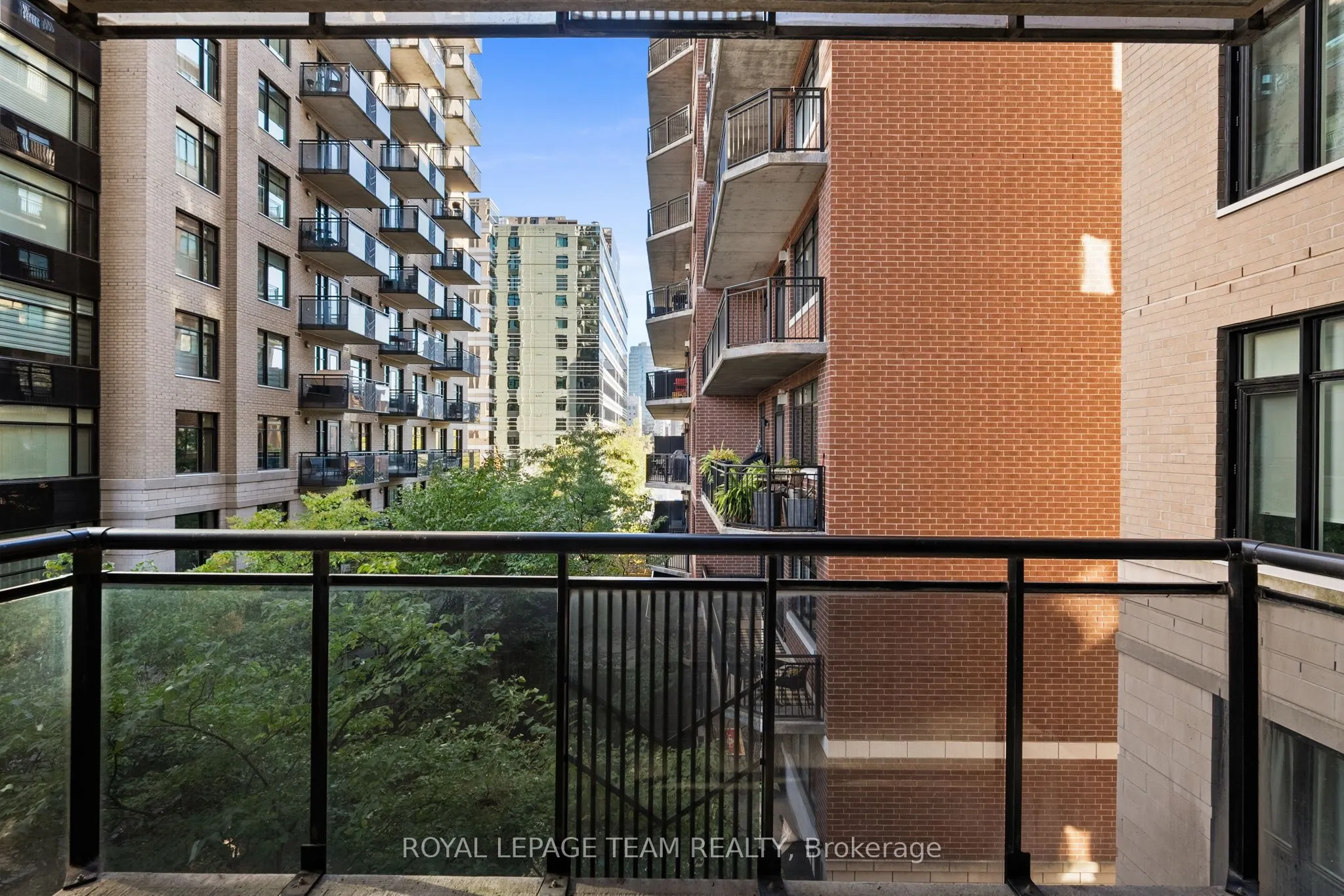 245 Kent Street, #407