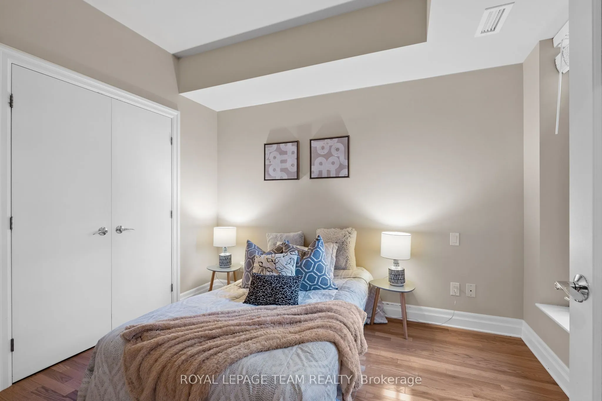 245 Kent Street, #407