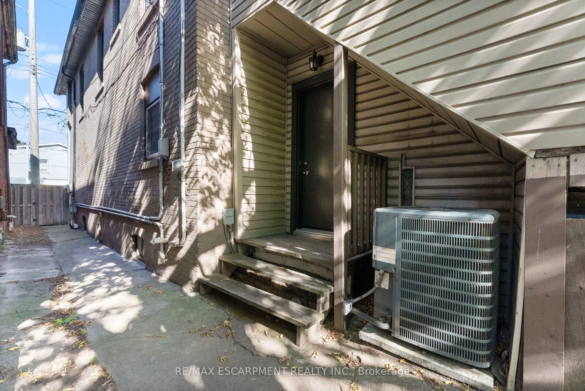 940 Barton Street E